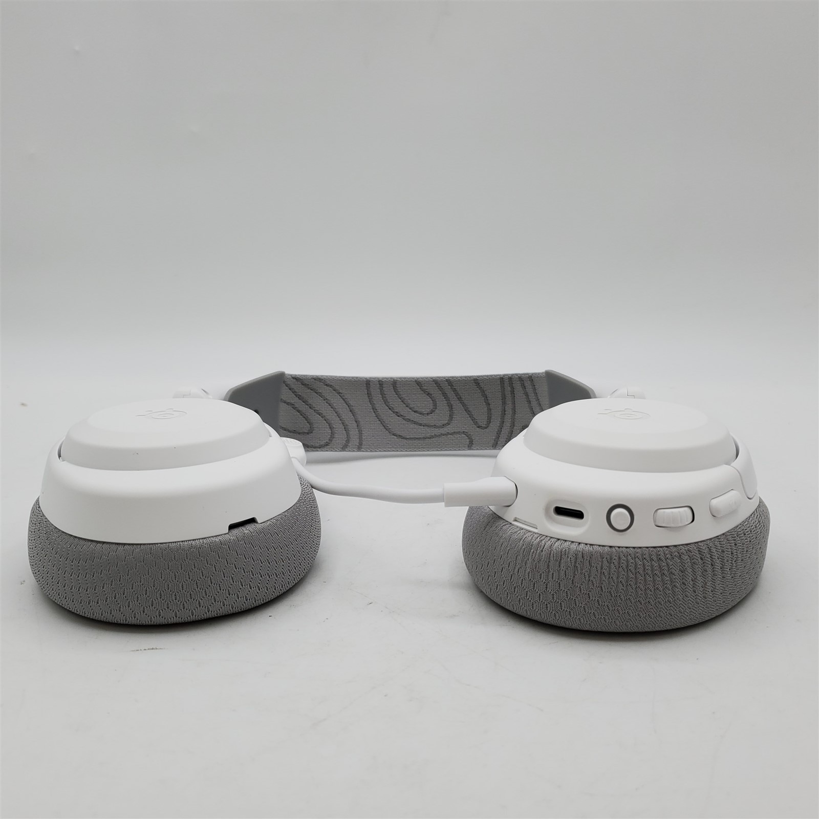 SteelSeries Arctis Nova 3P Wireless Multi-Platform Gaming Headset, White