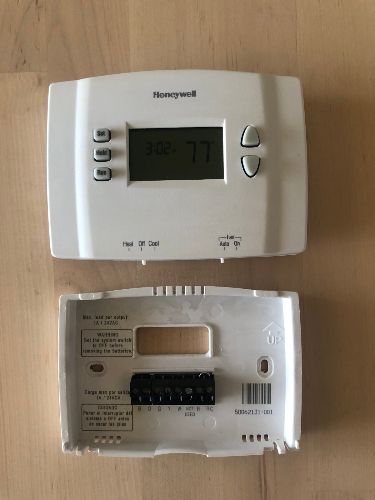 FOR PARTS or REPAIR - Honeywell Thermostat RTH221B1021