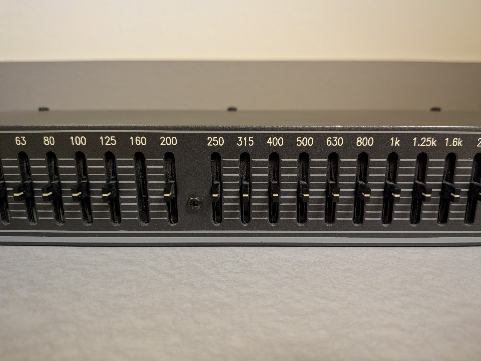 Rane ME30 Rack Mountable Graphic Equalizer EQ Missing One Knob