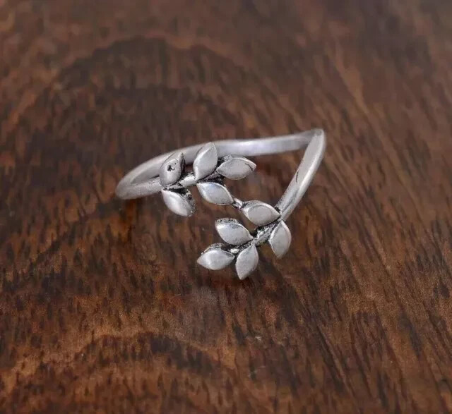 Ladies Leaf Toe Ring Solid Metal 925 Sterling Silver 14k White Gold Plated