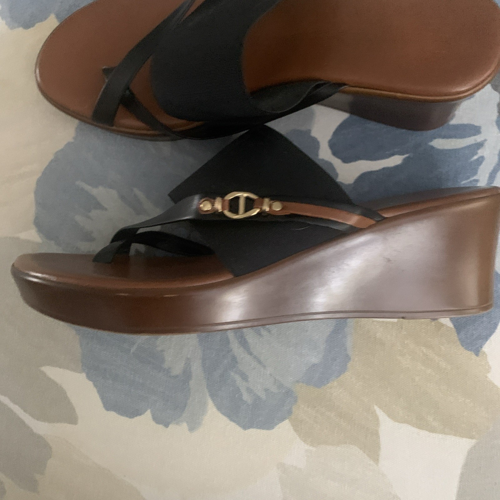 Italian Shoemakers Women's Neema Thong Sandals