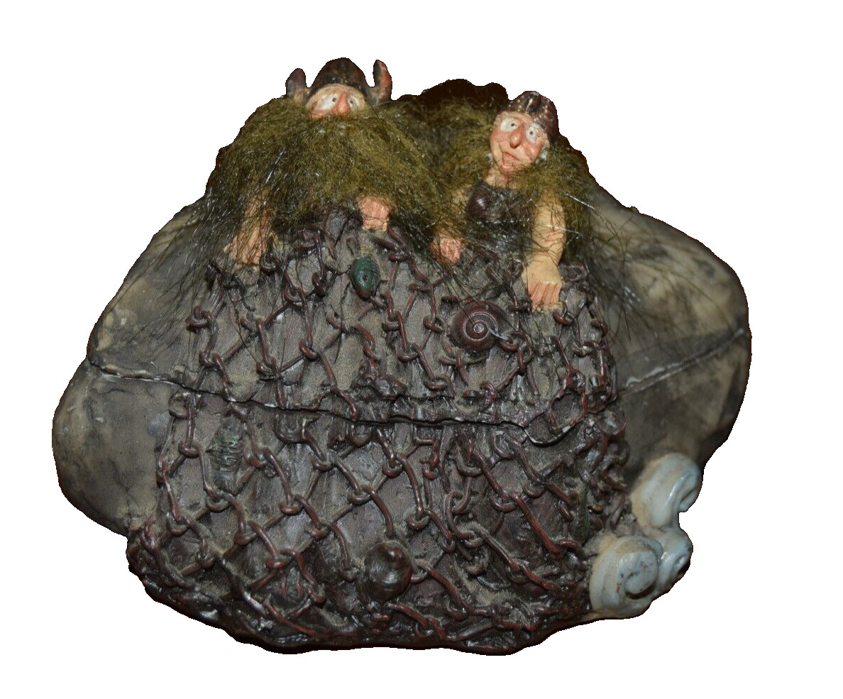 Resin Trinket Box Viking Couple on a Rock JC Crafts