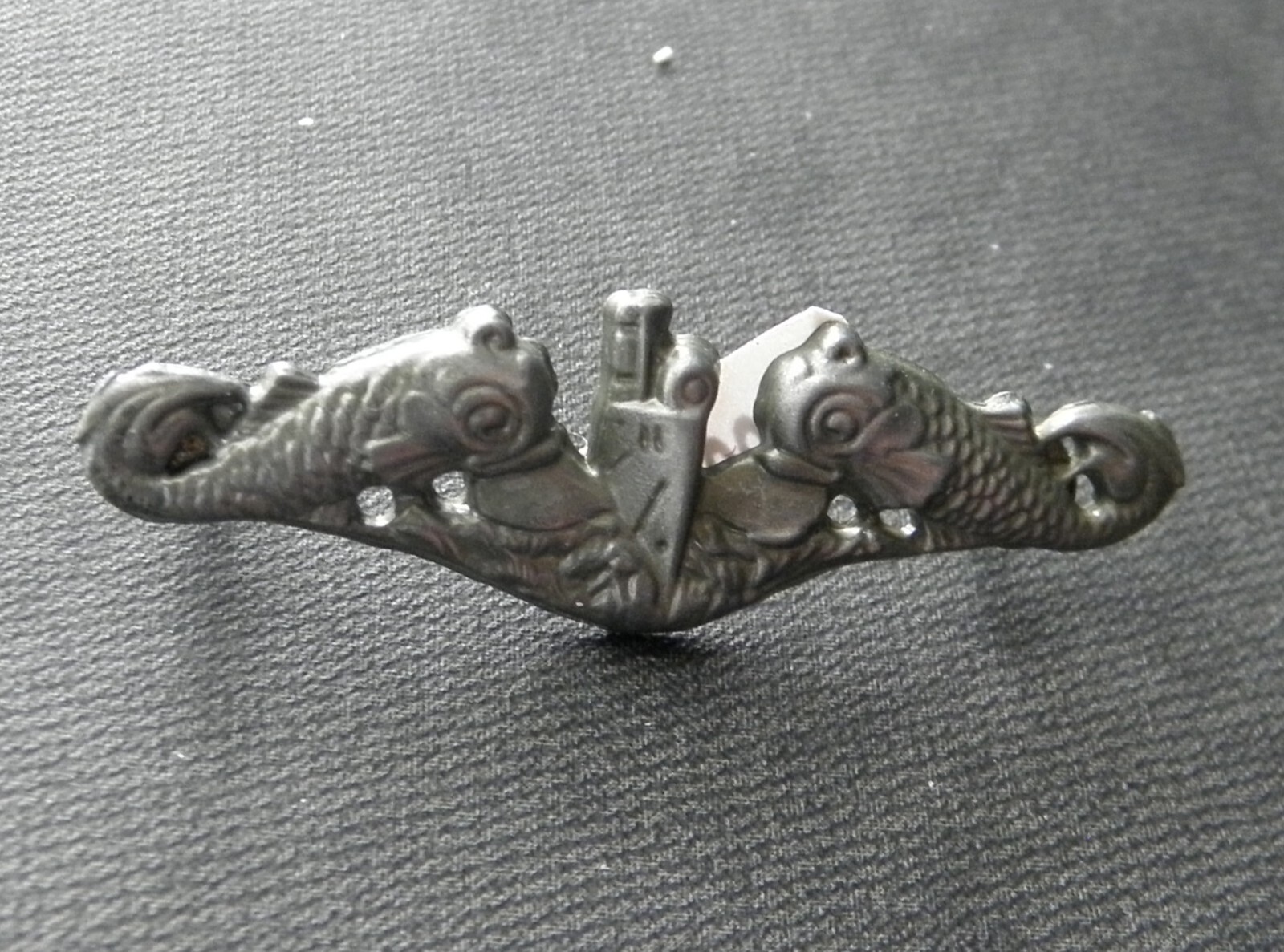 Navy Submarine Enlisted Warfare Dolphins Lapel Pin Badge 1.5 inches USN Pewter