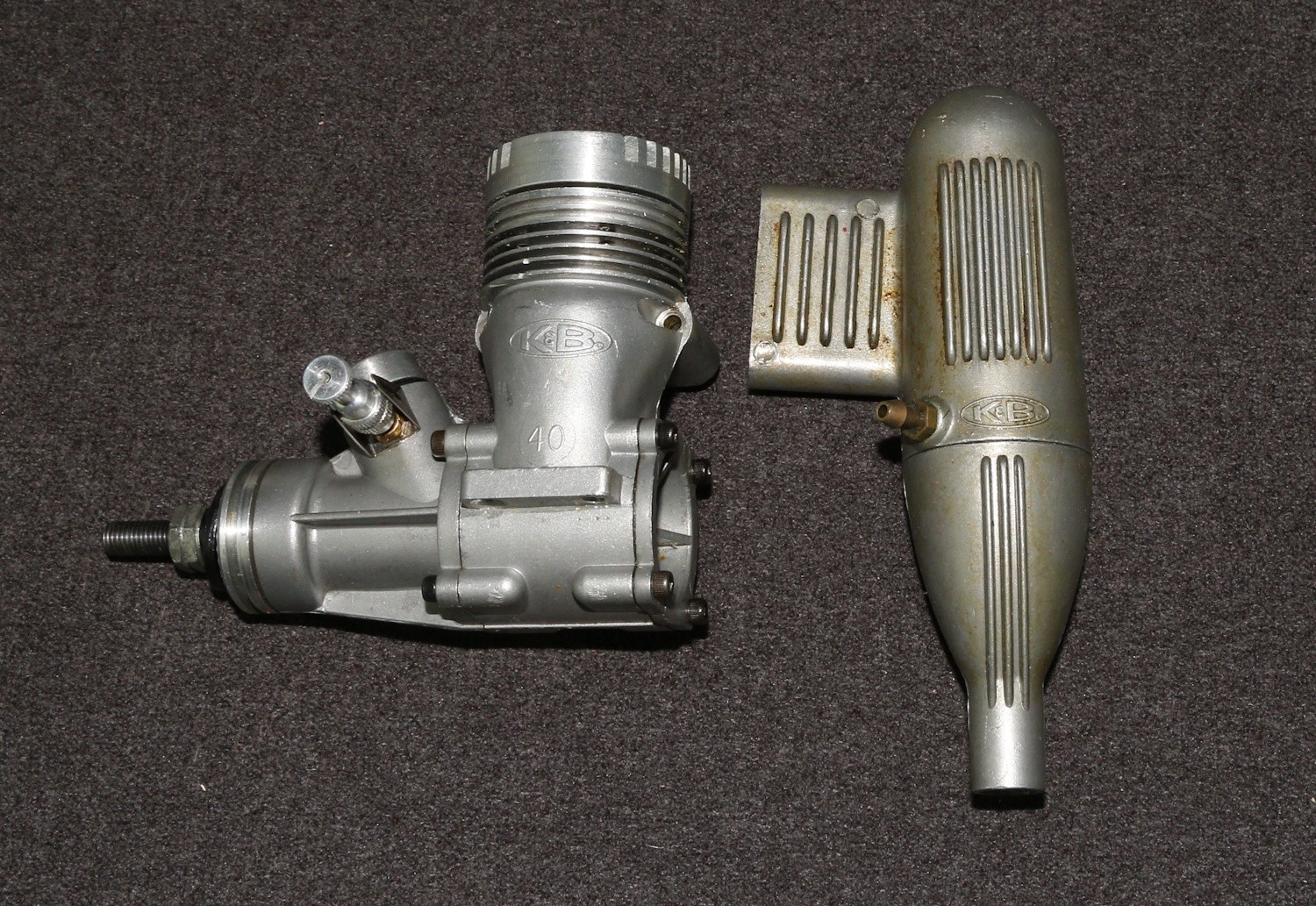 CL Model Airplane Engine K&B 40 No. 4050 +Muffler Aero Bxd