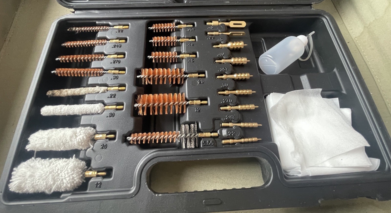 GLORYFIRE Universal Gun Cleaning Kit with Durable Plastic Case - Great Condition