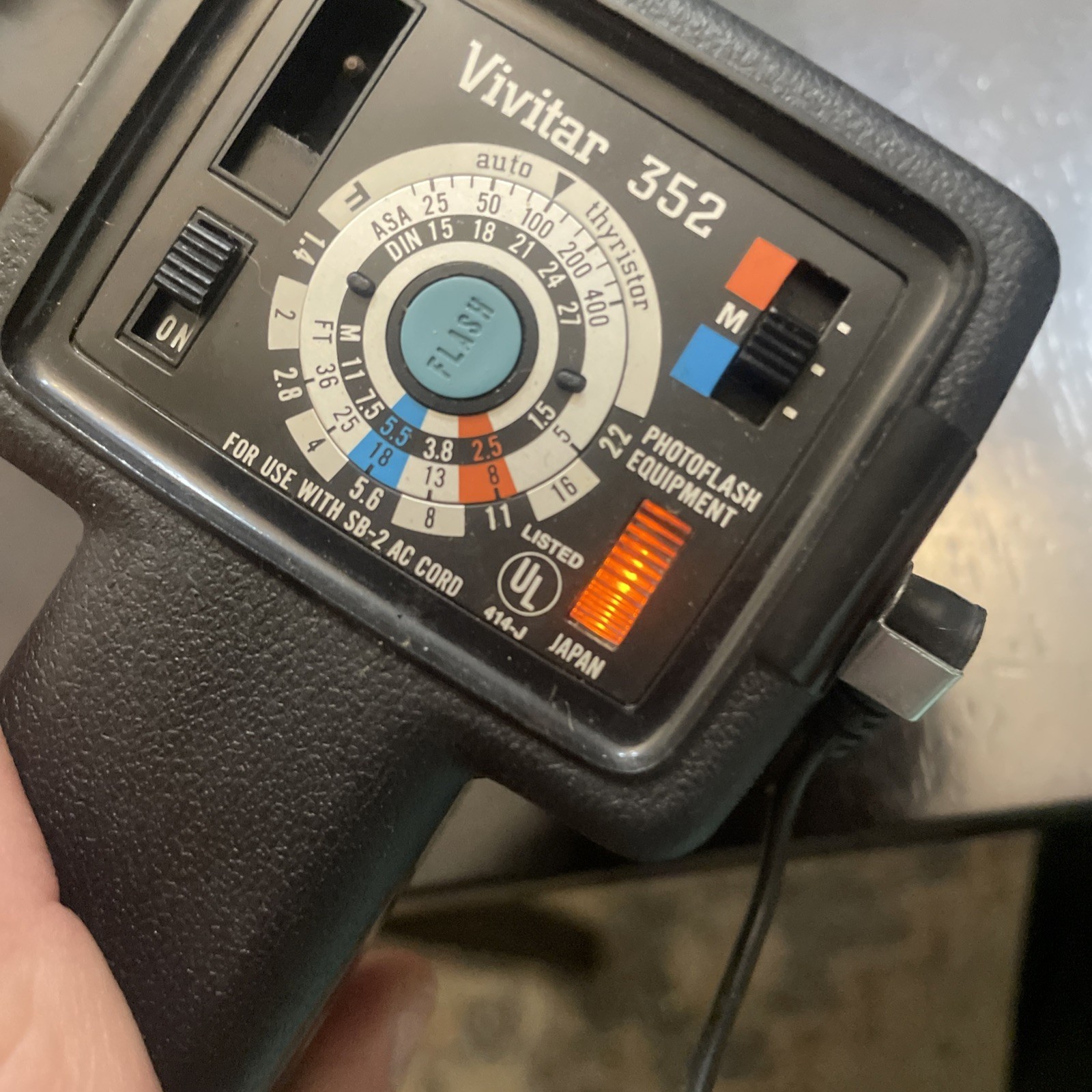 Vintage Vivitar Electronic Flash 352 Automatic Flash