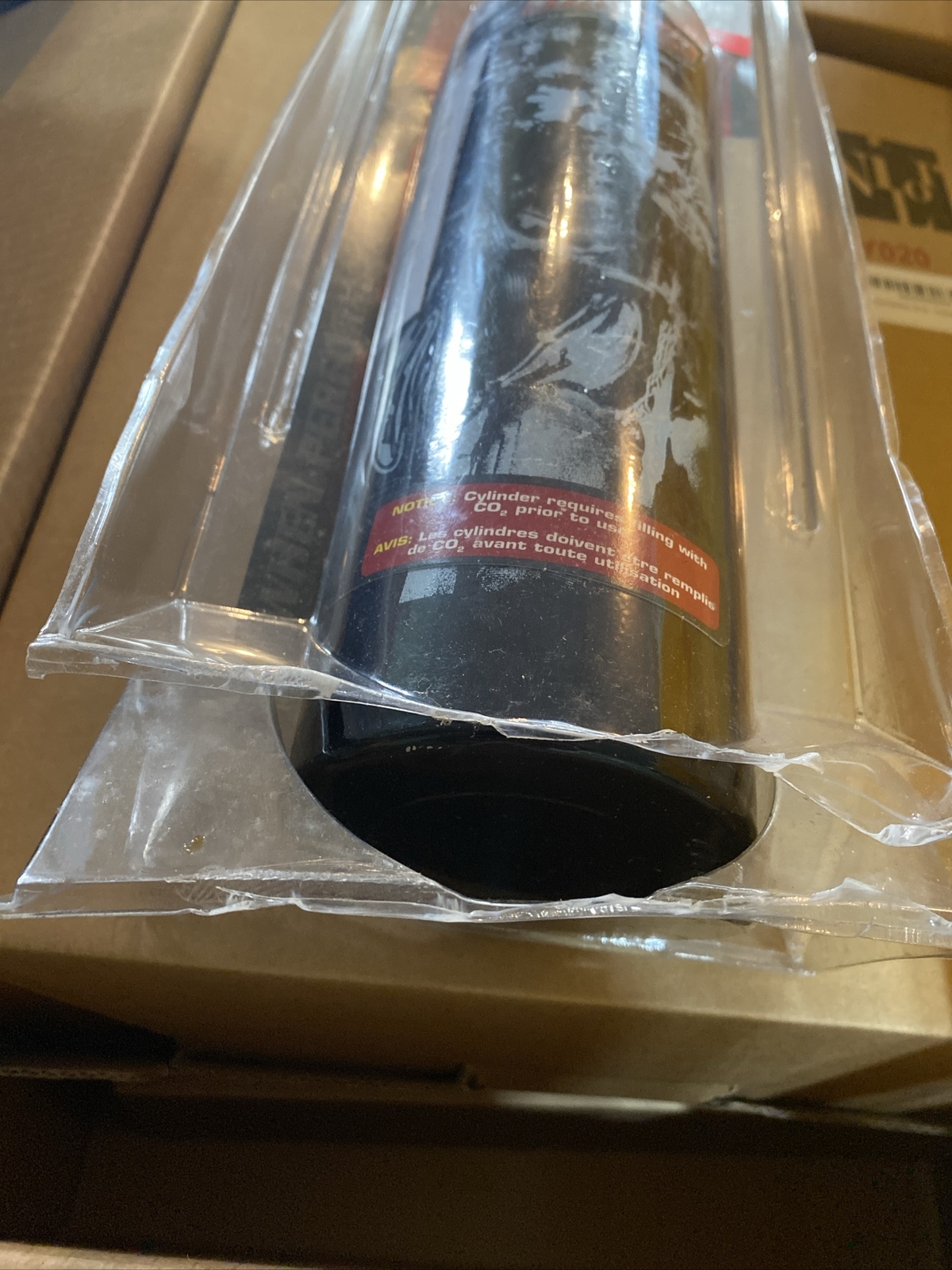 Stryker Refillable Co2