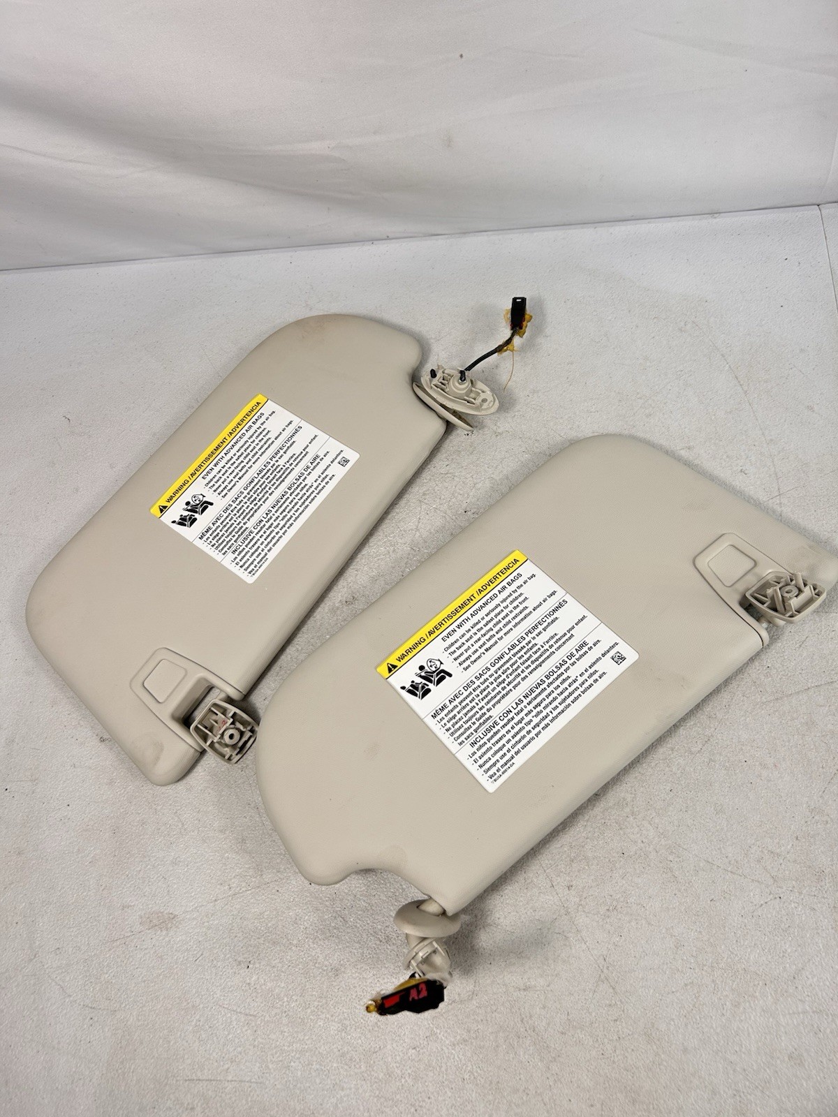 2013-2018 Ford Focus FRONT WINDSHIELD LEFT RIGHT LH RH SUN VISOR PAIR SET OEM