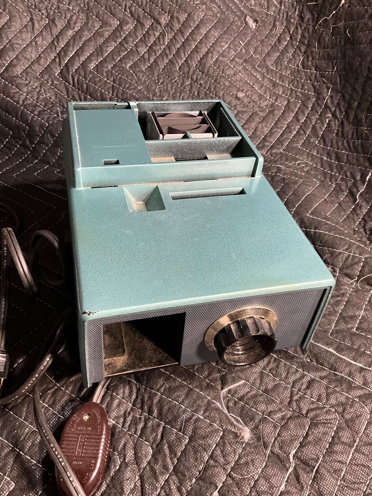 Slide Projector Argus Special 35mm Model 55 Vintage With Working Bulb