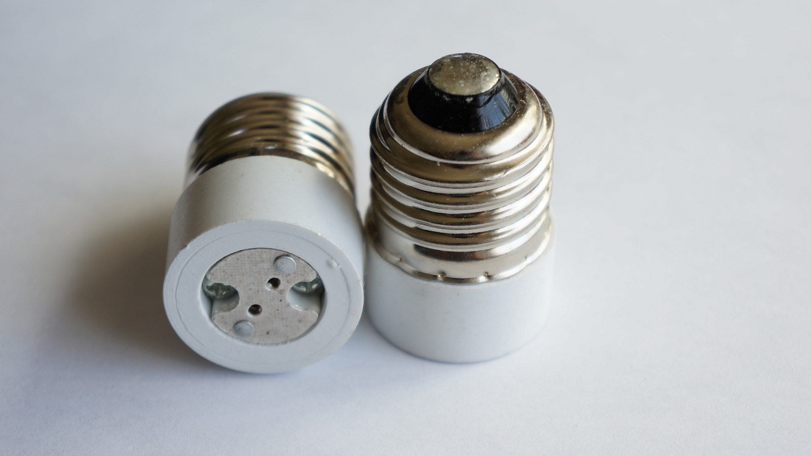 4pcs E26/E27 to MR16 Converter Adapter Medium Screw to Bi-Pin G4 GX5.3 MR11 bulb