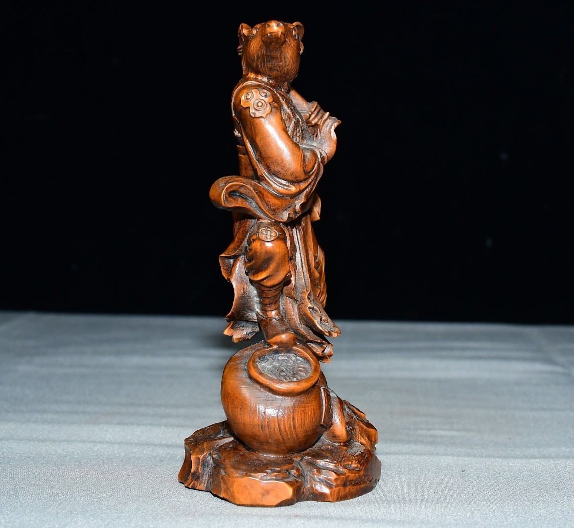 Exquisite Small Leaf Boxwood Mouse Ornament