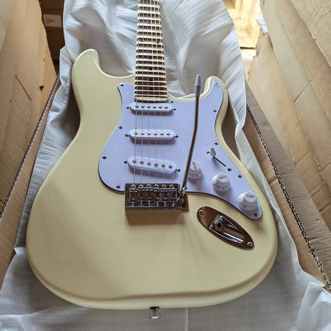 Custom Yngwie ST Vintage Yellow Electric Guitar SSS Pickups 6Strings Ship US