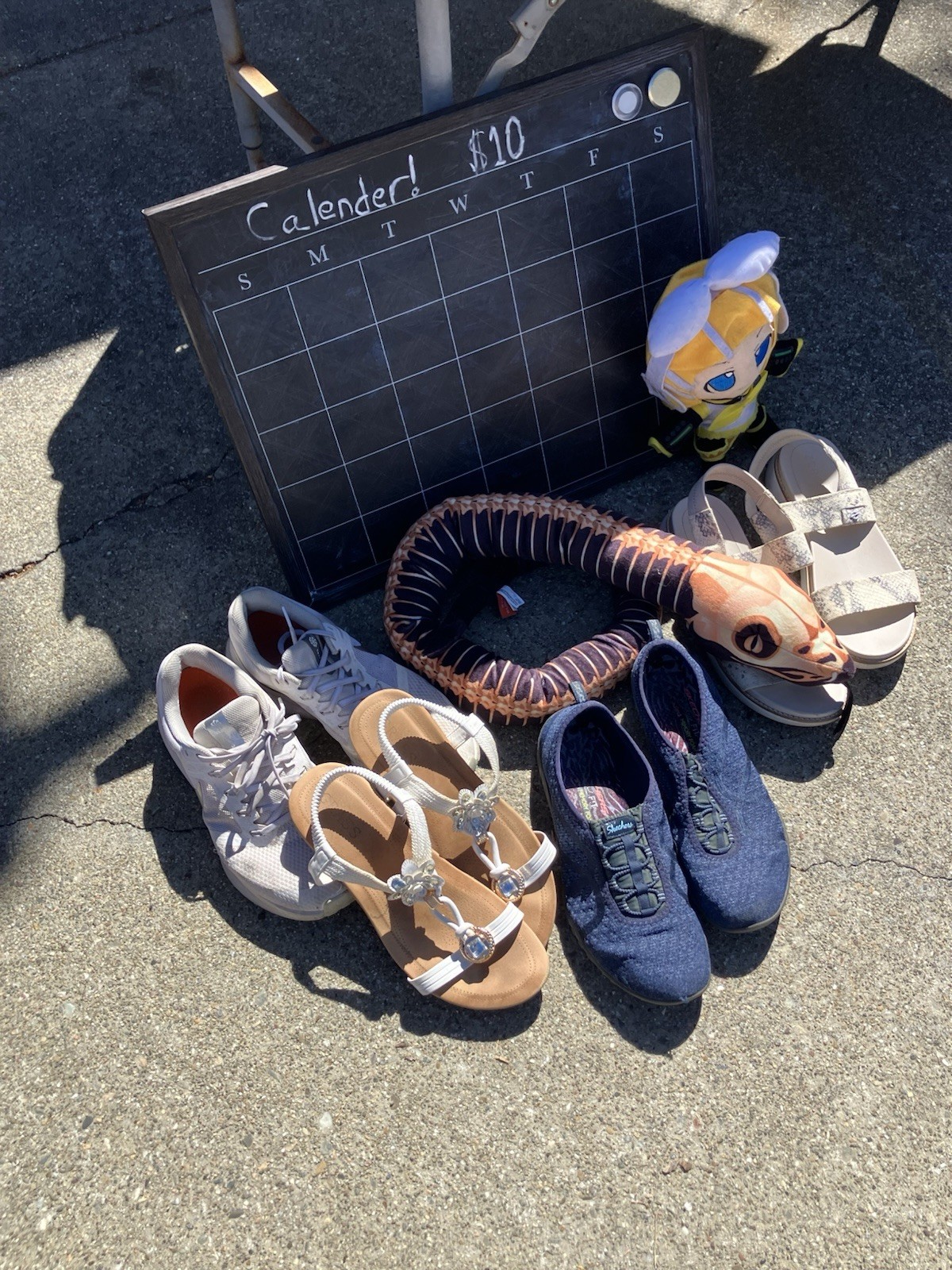 SELLING MY STUFF (oculus quest, ps4, vinyl records, controllers, plushies, etc)