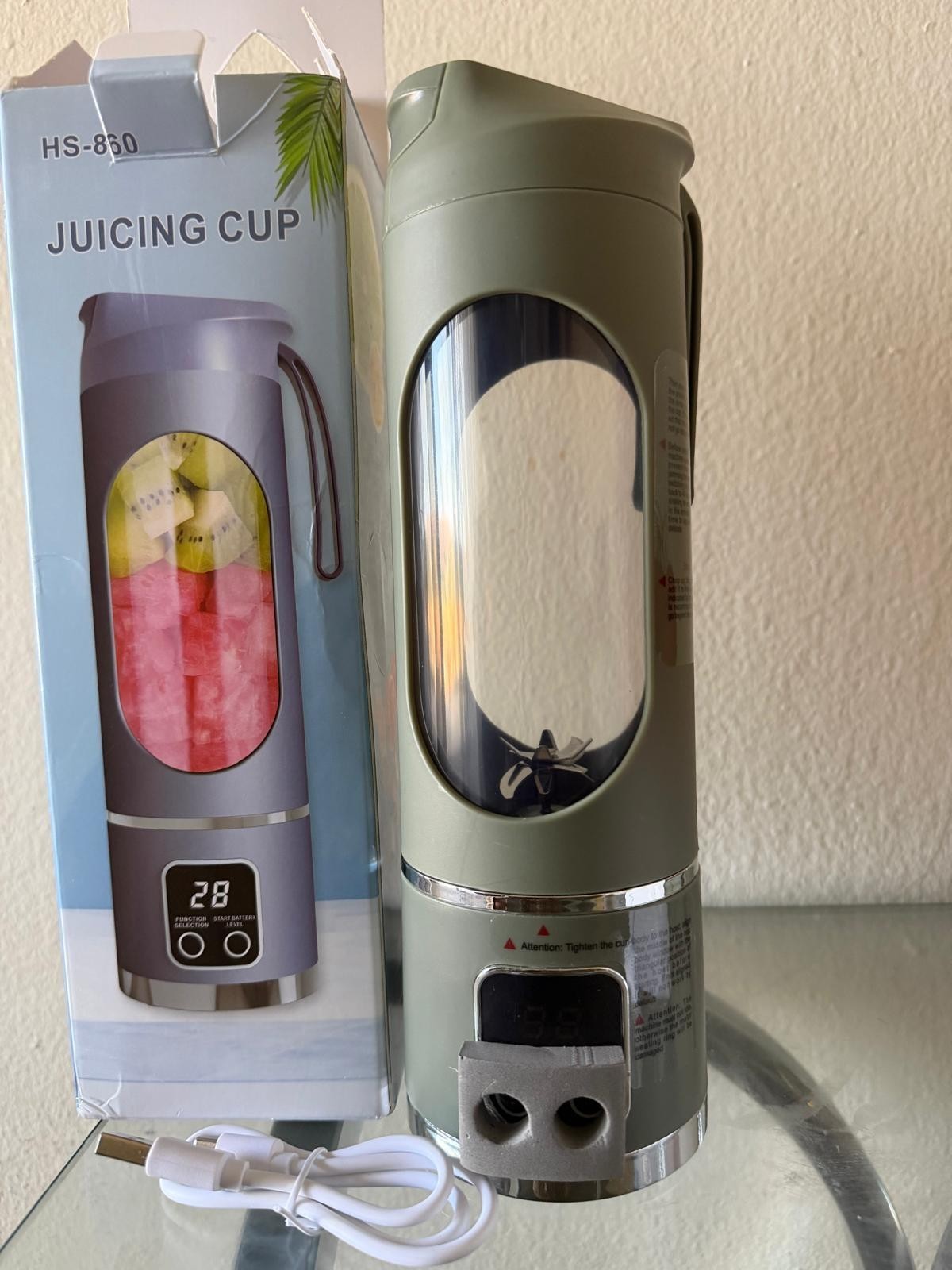 HS-860 Portable Juicing Cup USB Rechargeable Blender Smoothie Maker