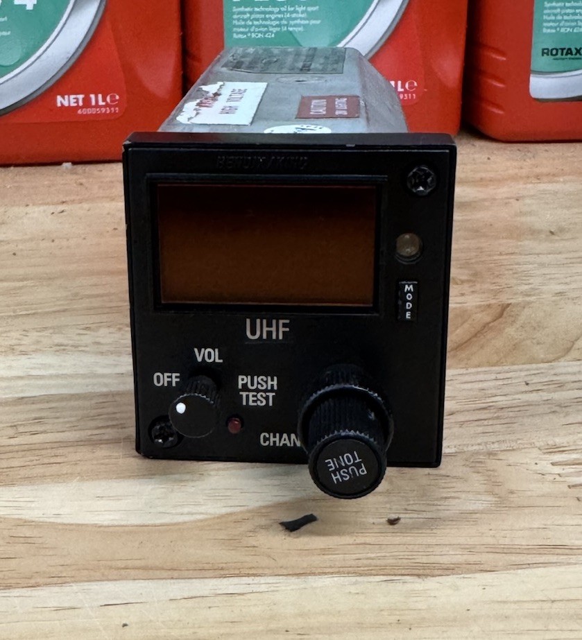 Bendix/King KFS 599A UHF Radio Comm Control Honeywell w/NVG