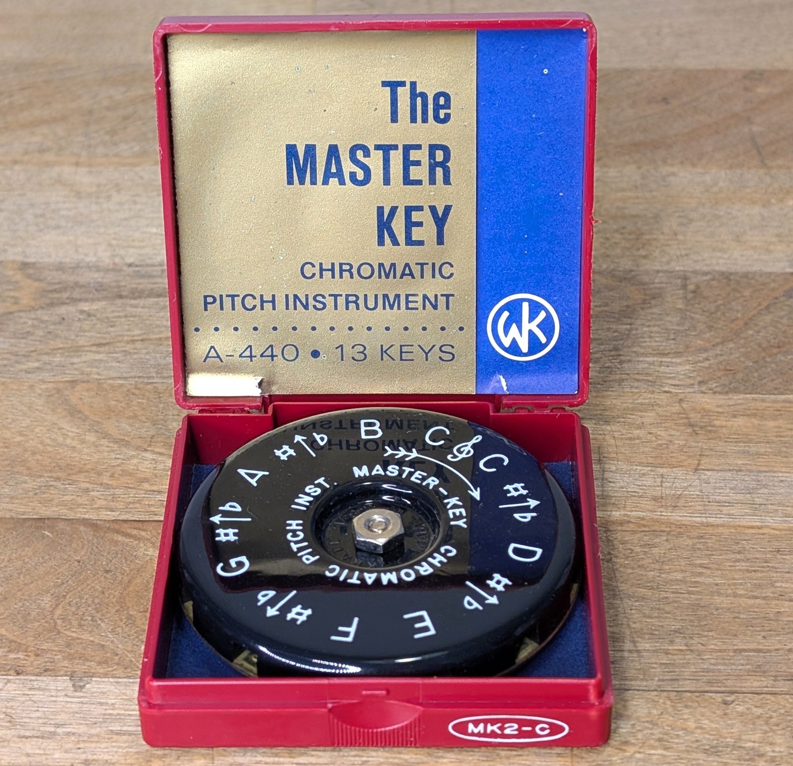 WM Kratt Co. The Master Key Chromatic Pitch Instrument 13 Keys with Case A-440
