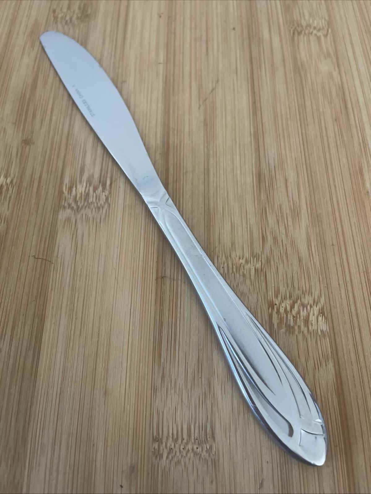 Hampton Stainless LACE FROSTED Glossy Crossed Lines DINNER KNIFE  9"