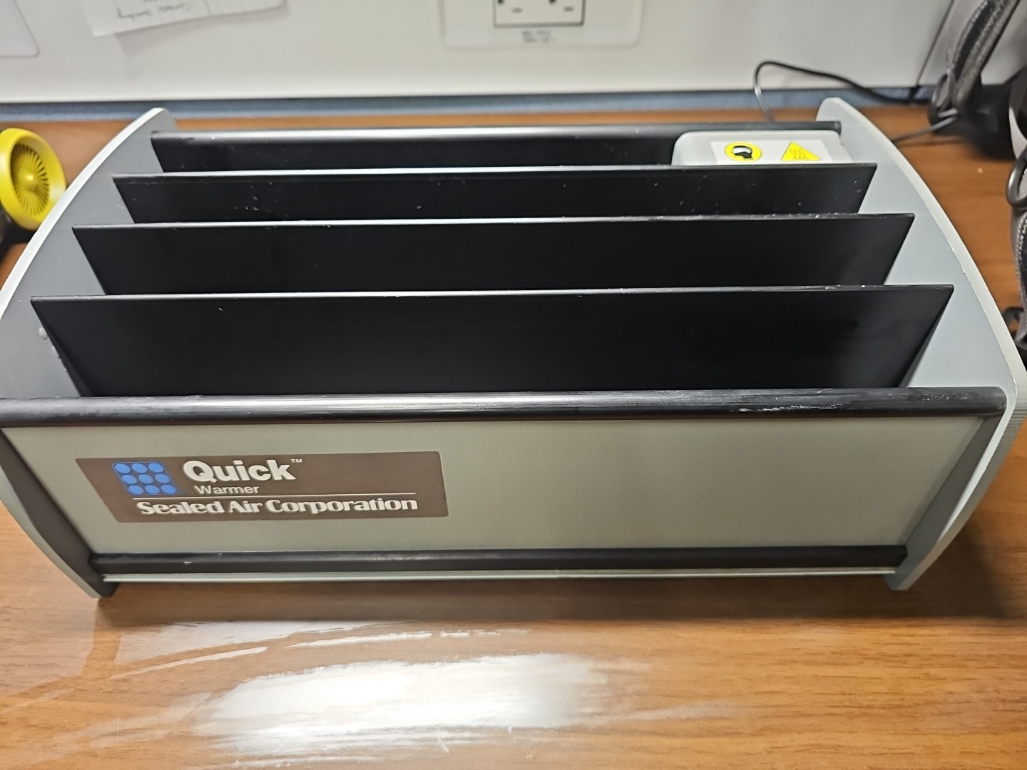 Sealed Air Corporation Instapak Quick Warmer IQW-15-16063 Pack Shipping Material