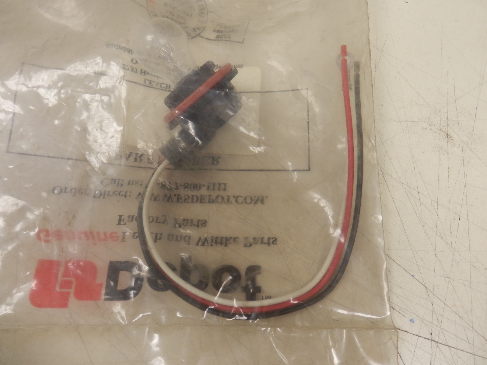 Genuine Leach/Wittke 7075205 Lamp socket Free Shipping