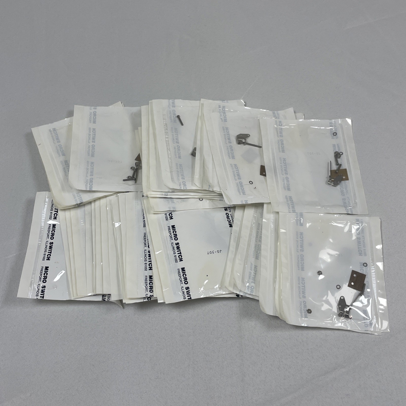 Lot of 37 Honeywell Micro Switch JS-307