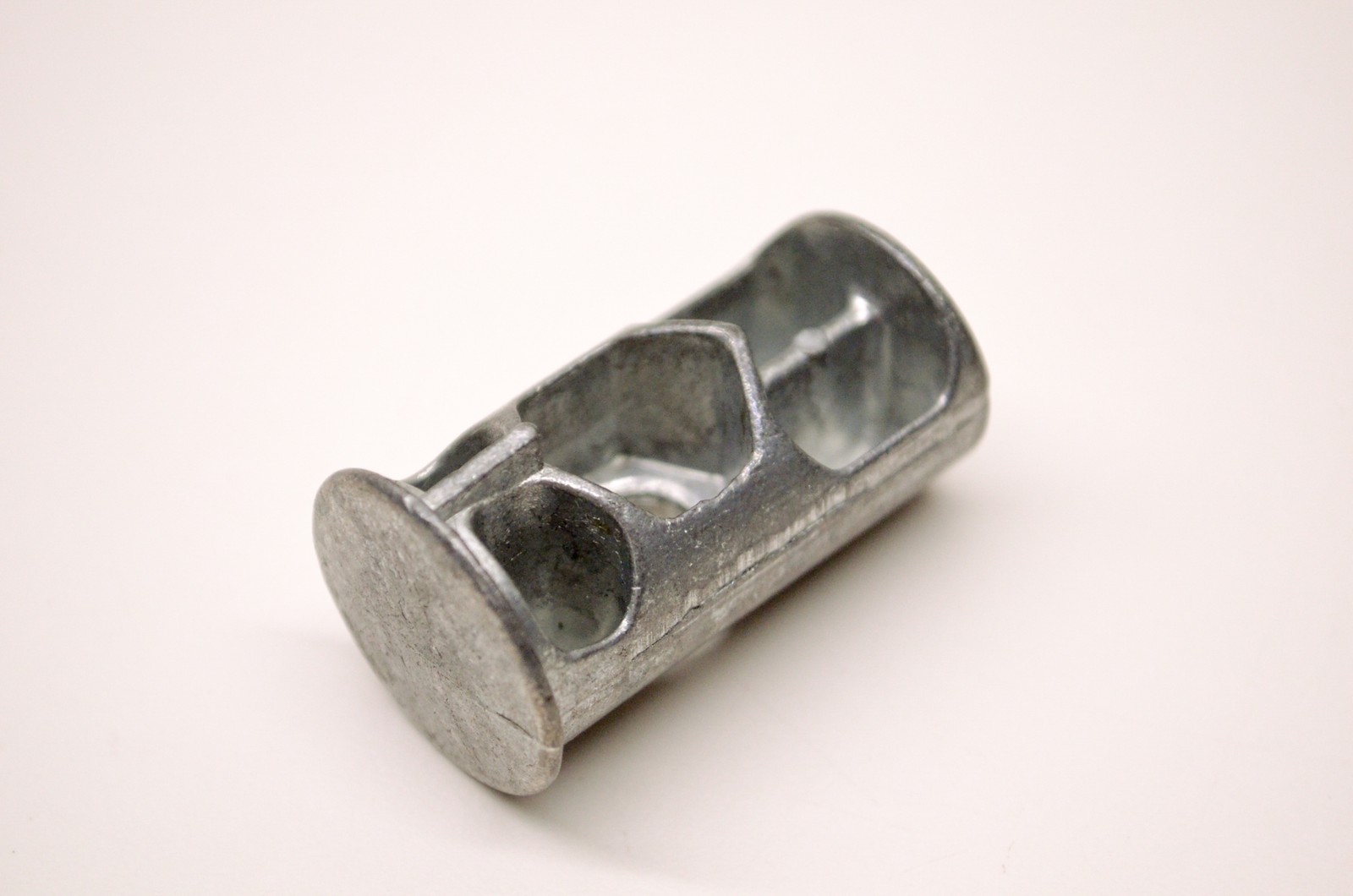 OEM Yamaha 8JP-F111A-00-00 Main Pipe Cap NOS