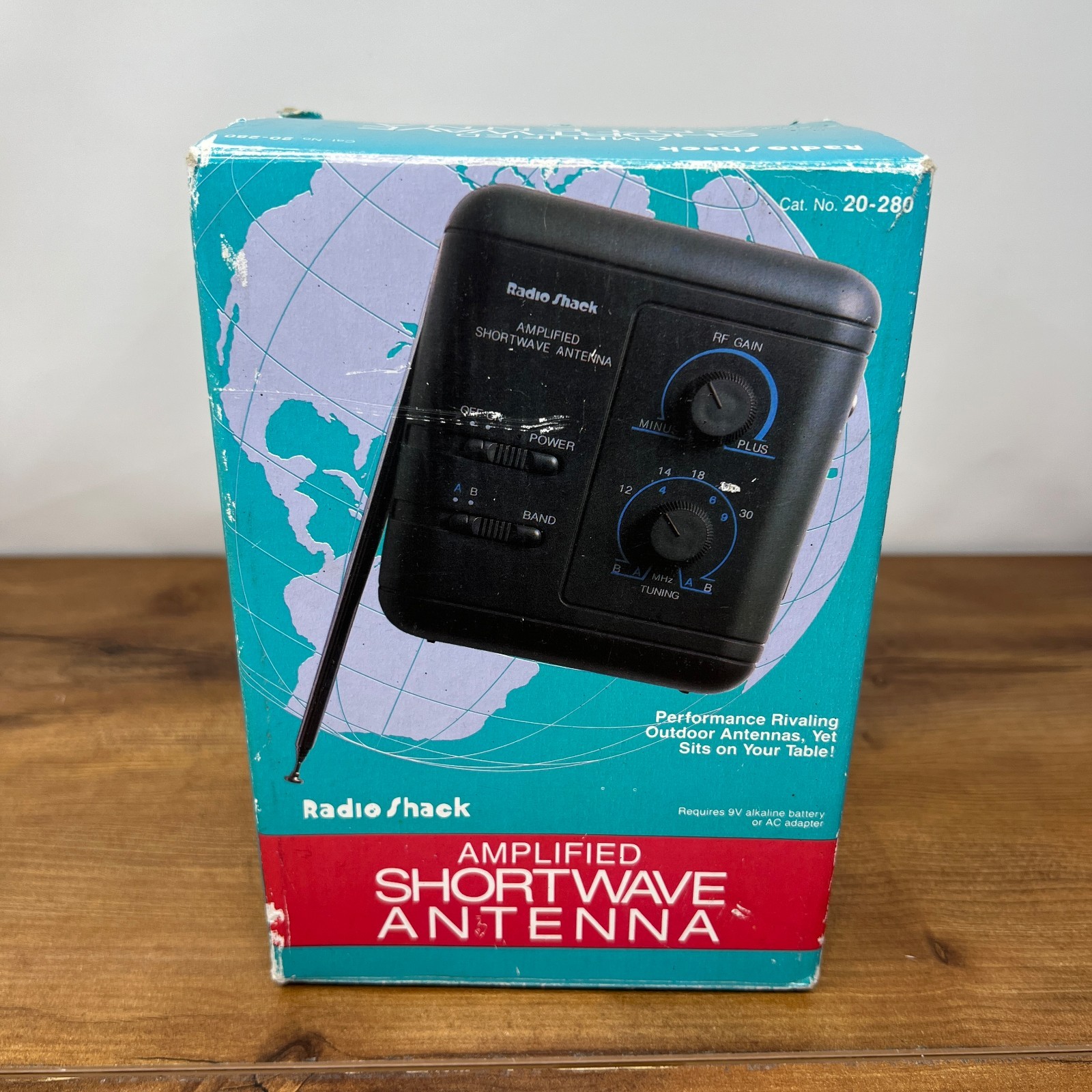 RadioShack Amplified Shortwave Antenna Cat. 20-280 w/ Box & Manual Great Shape
