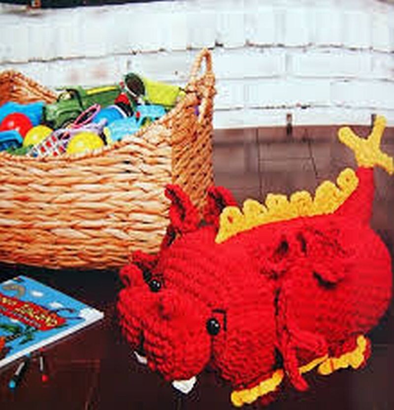CUDDLY CRITTERS ~ Crochet Pattern Book ~ 26 Plush Animals
