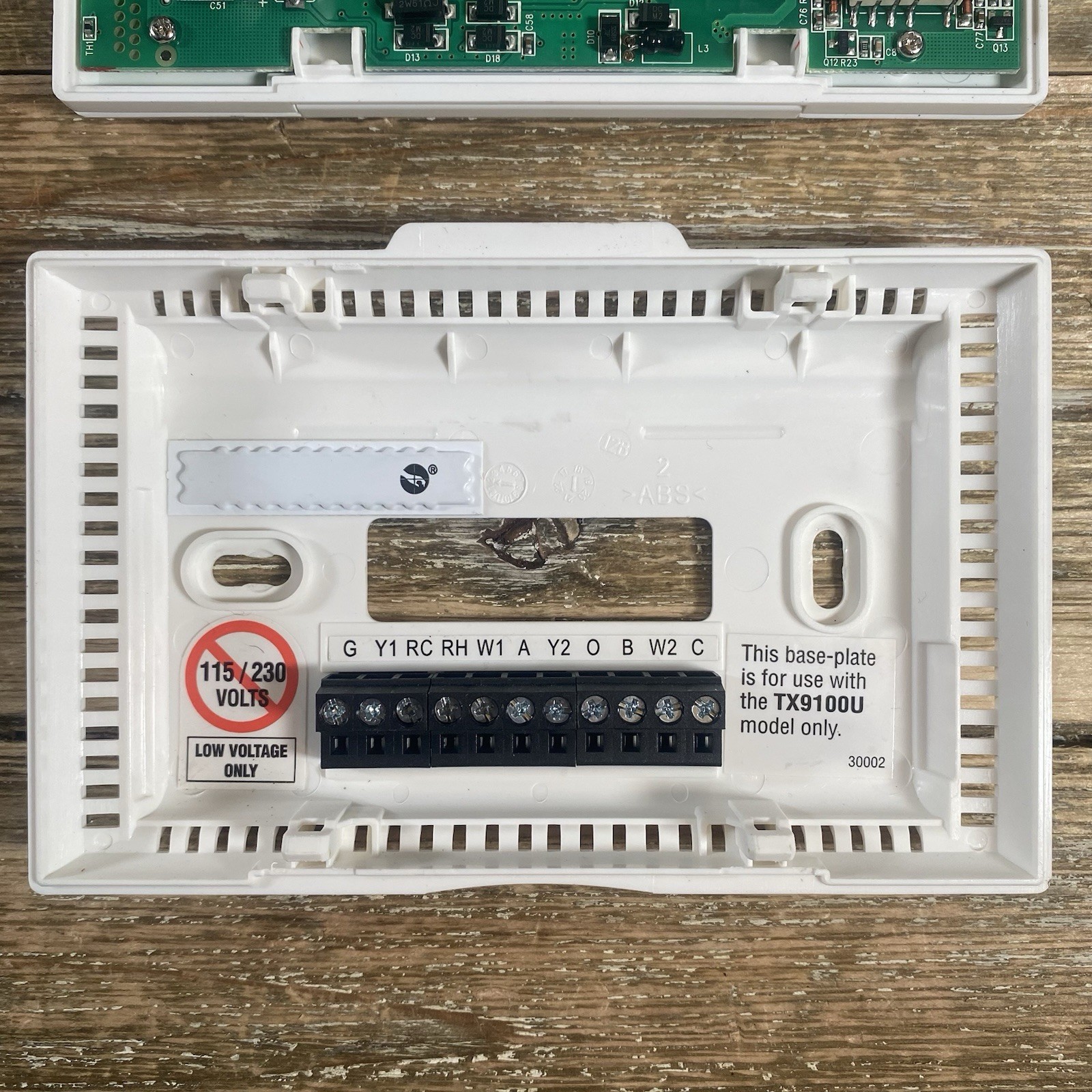 PurePro DP722U 7 Day Digital Programmable Thermostat, Heat/Cool