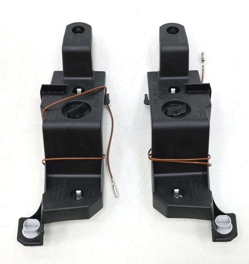NEW OEM BMW Tail Lamp Bulb Carrier Service Kit 63217378886 5-Series Sedan 07-10