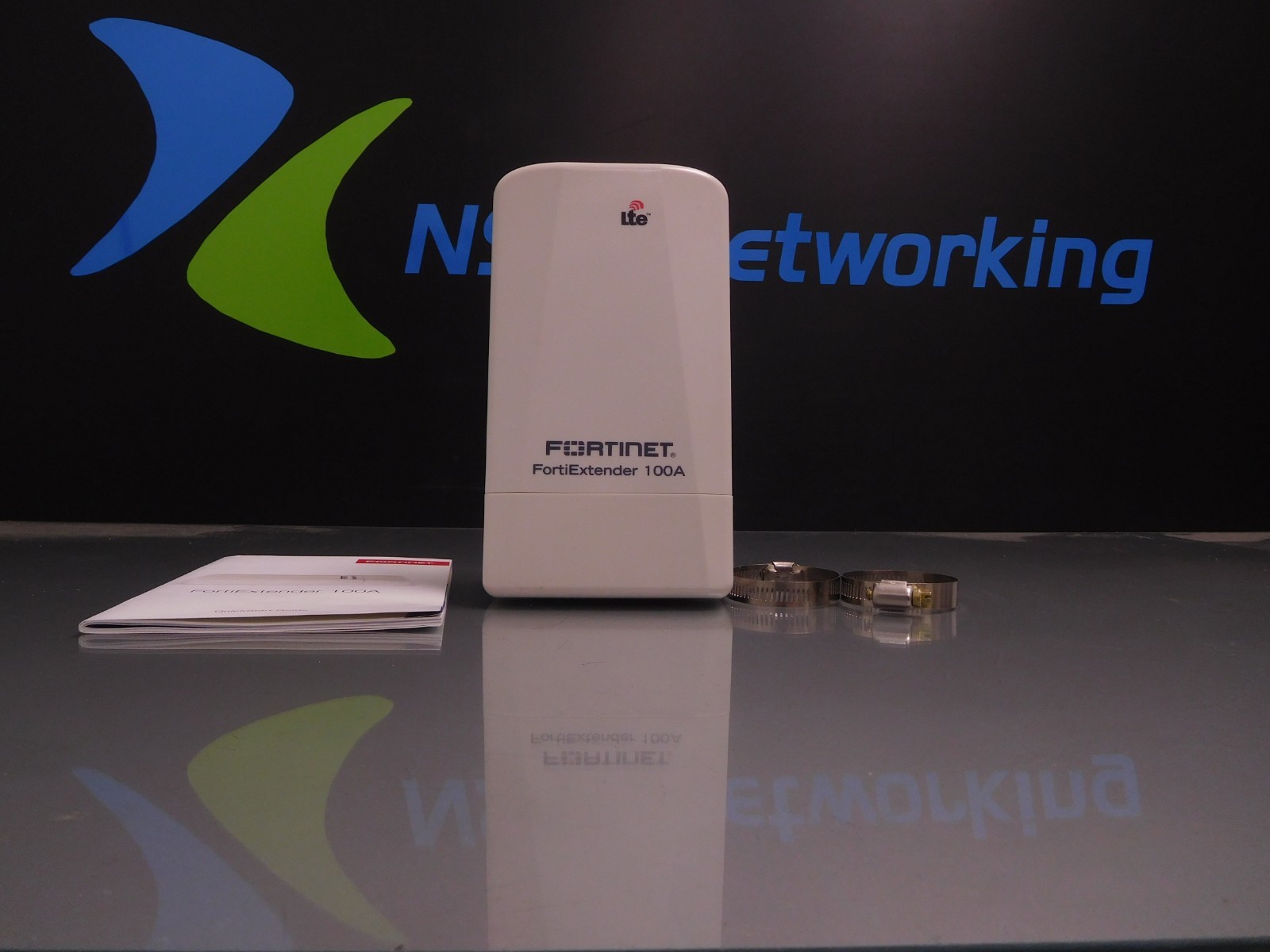 Fortinet FortiExtender 100A FEX-100A-VZW Outdoor Broadband Wireless WAN Extender