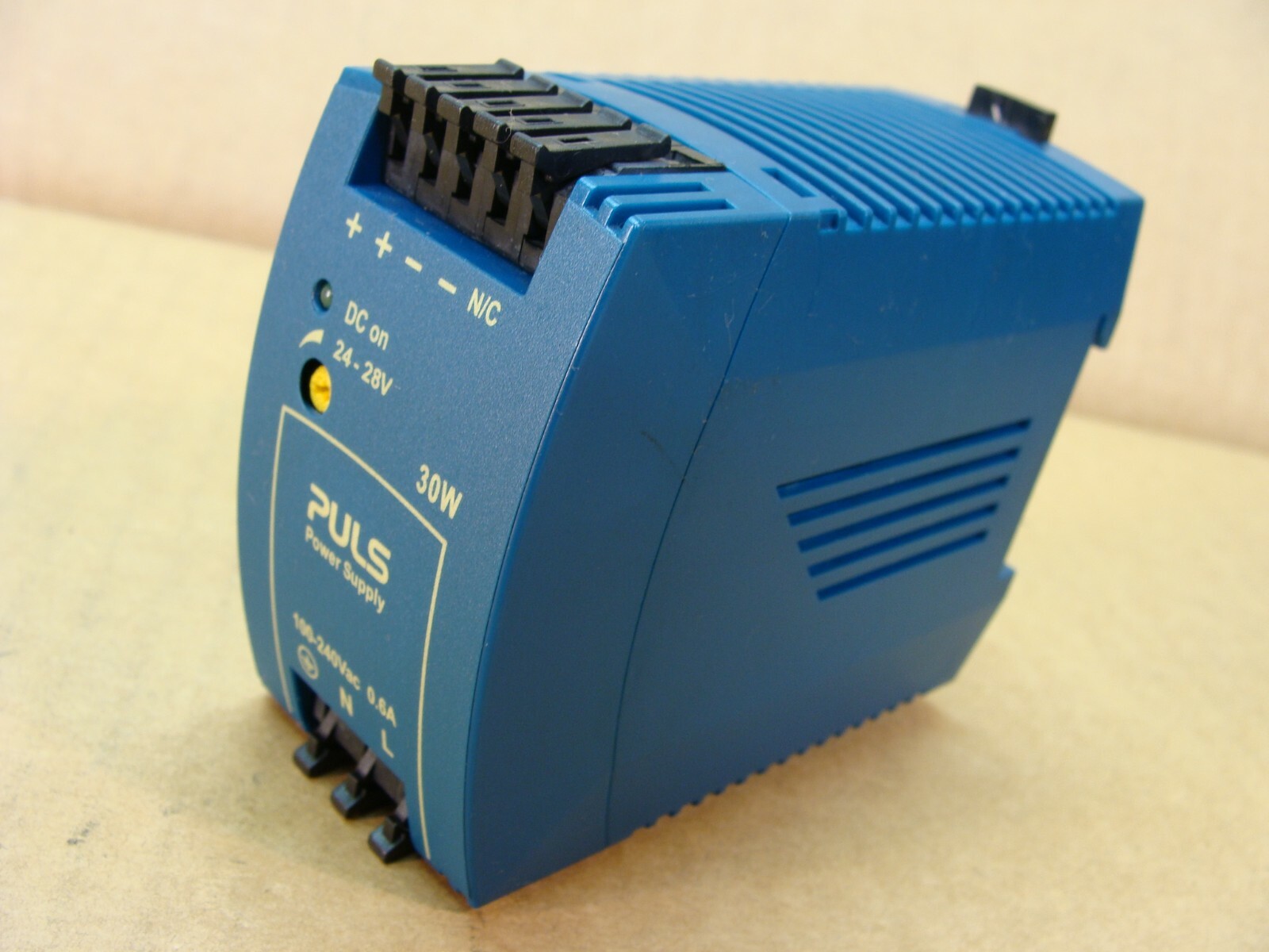 PULS power supply ML30.100 30W 120 240 VAC 0.6A