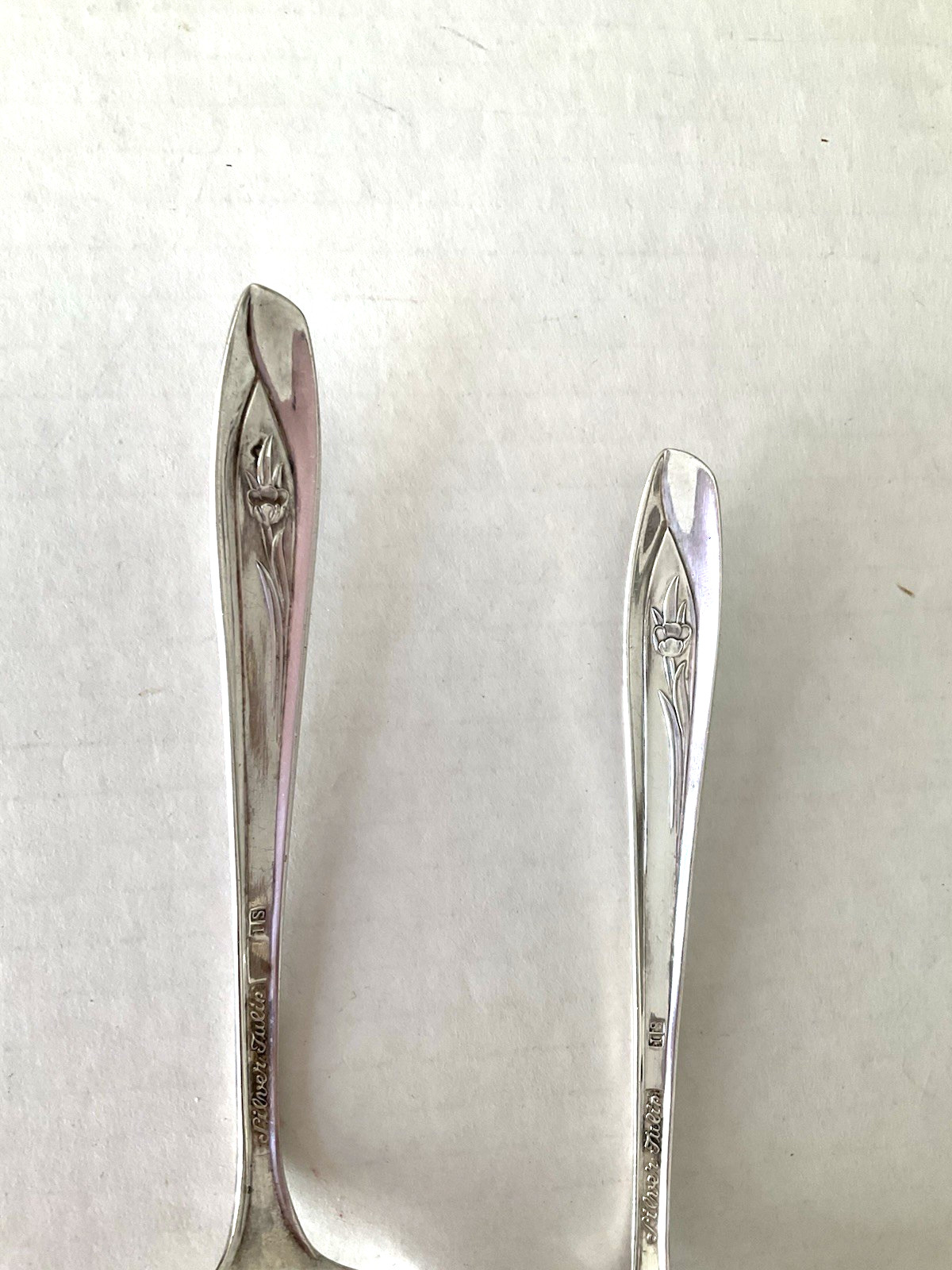 International Silver Tulip Pattern 2pc Silverplate Soup Spoon & Pie Server Used