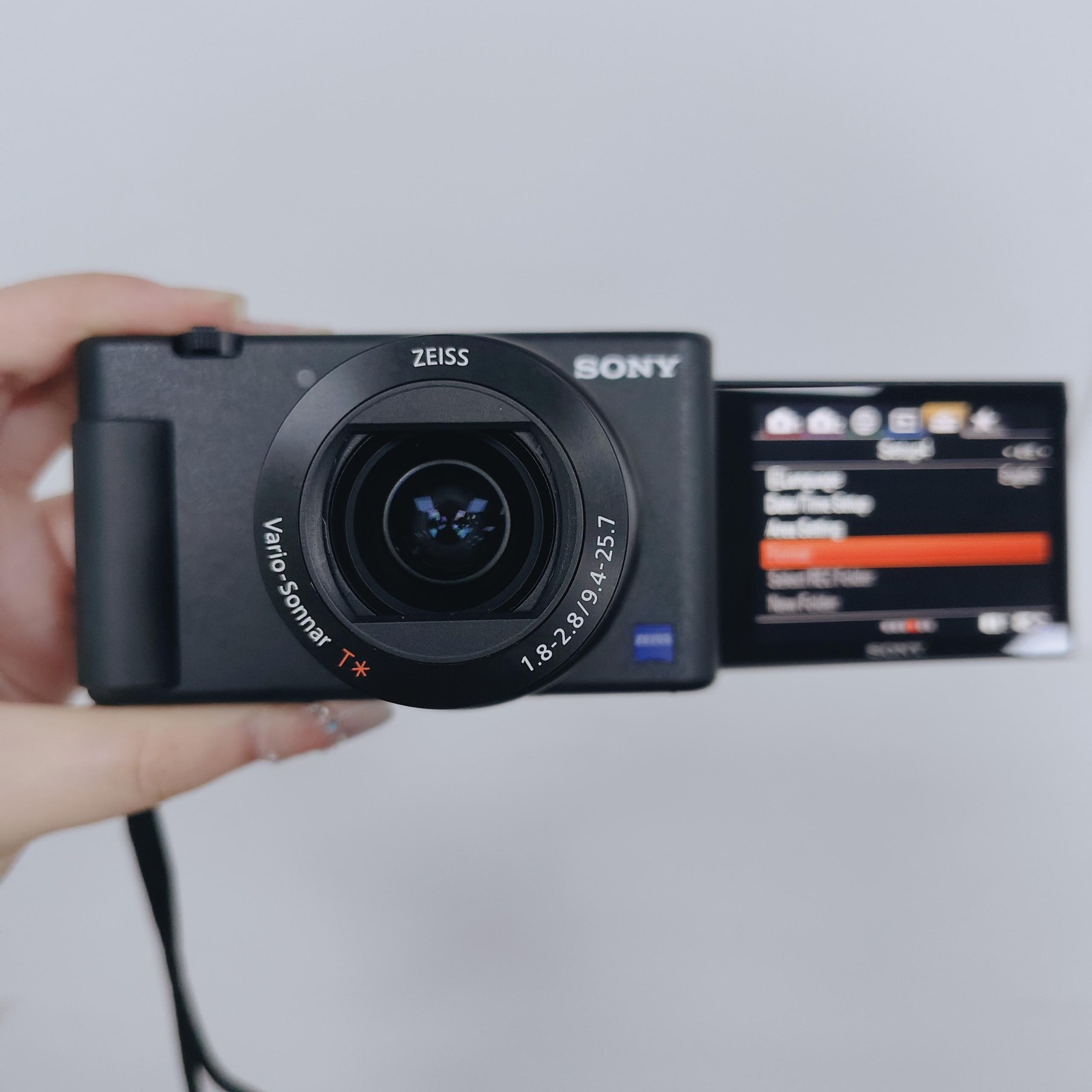 Sony ZV-1 20.1MP Compact Digital Camera Side flip-out 3.0” LCD screen 95%new