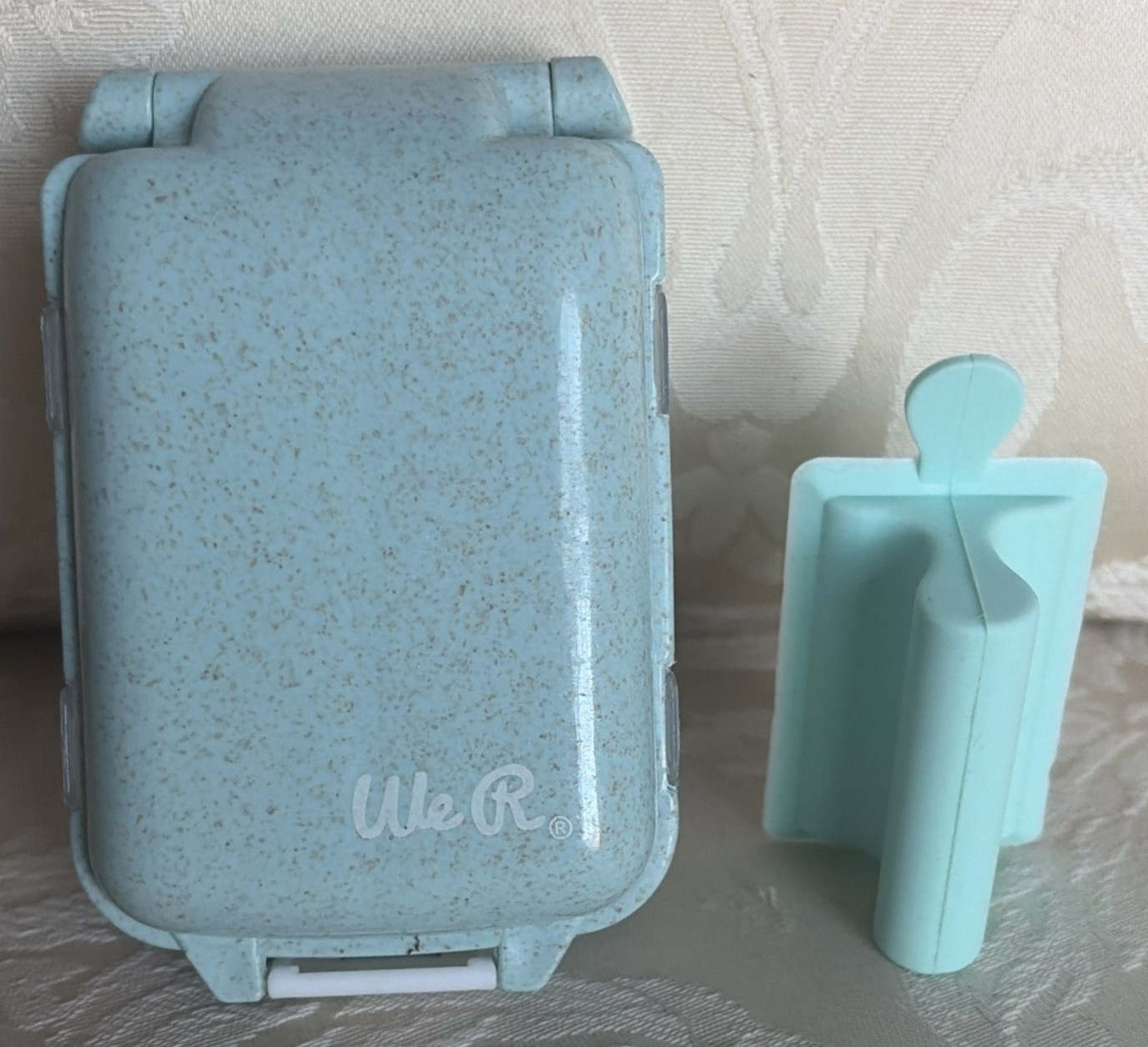 We R Memory Keepers Embellishment Organizer ~ Silicone Craft Ink Pad Handle Tool