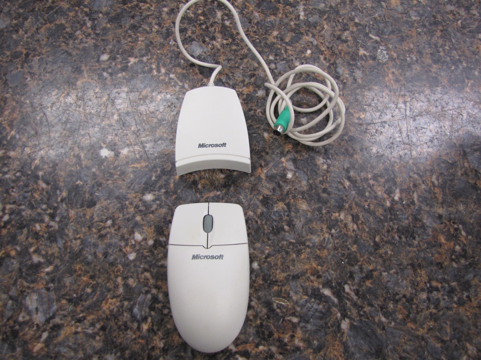 Microsoft Cordless Wheel Mouse Wireless Serial & PS/2 Compatible & Receiver