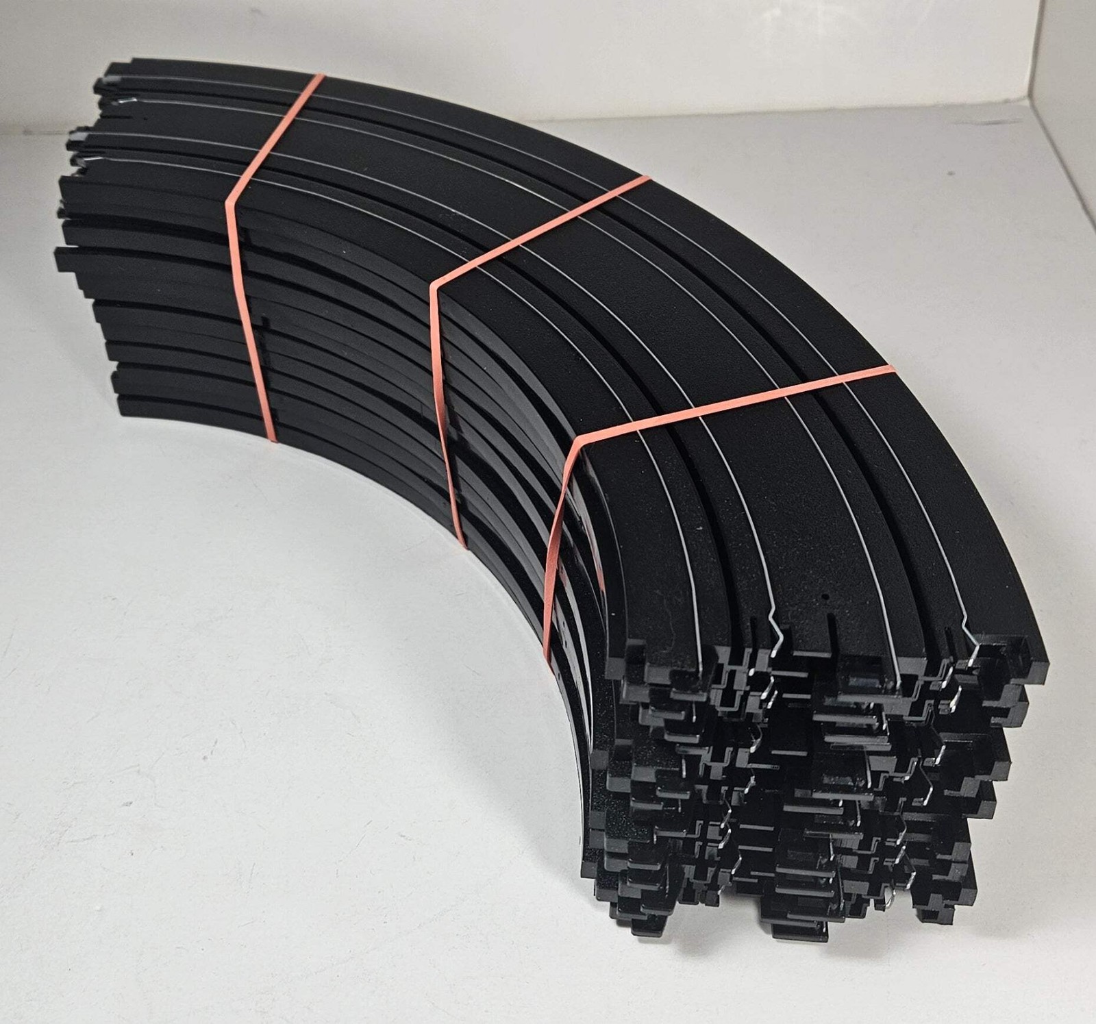 AFX 9" Radius 1/4 Circle Curve Track (12 pieces) (Bulk Item)