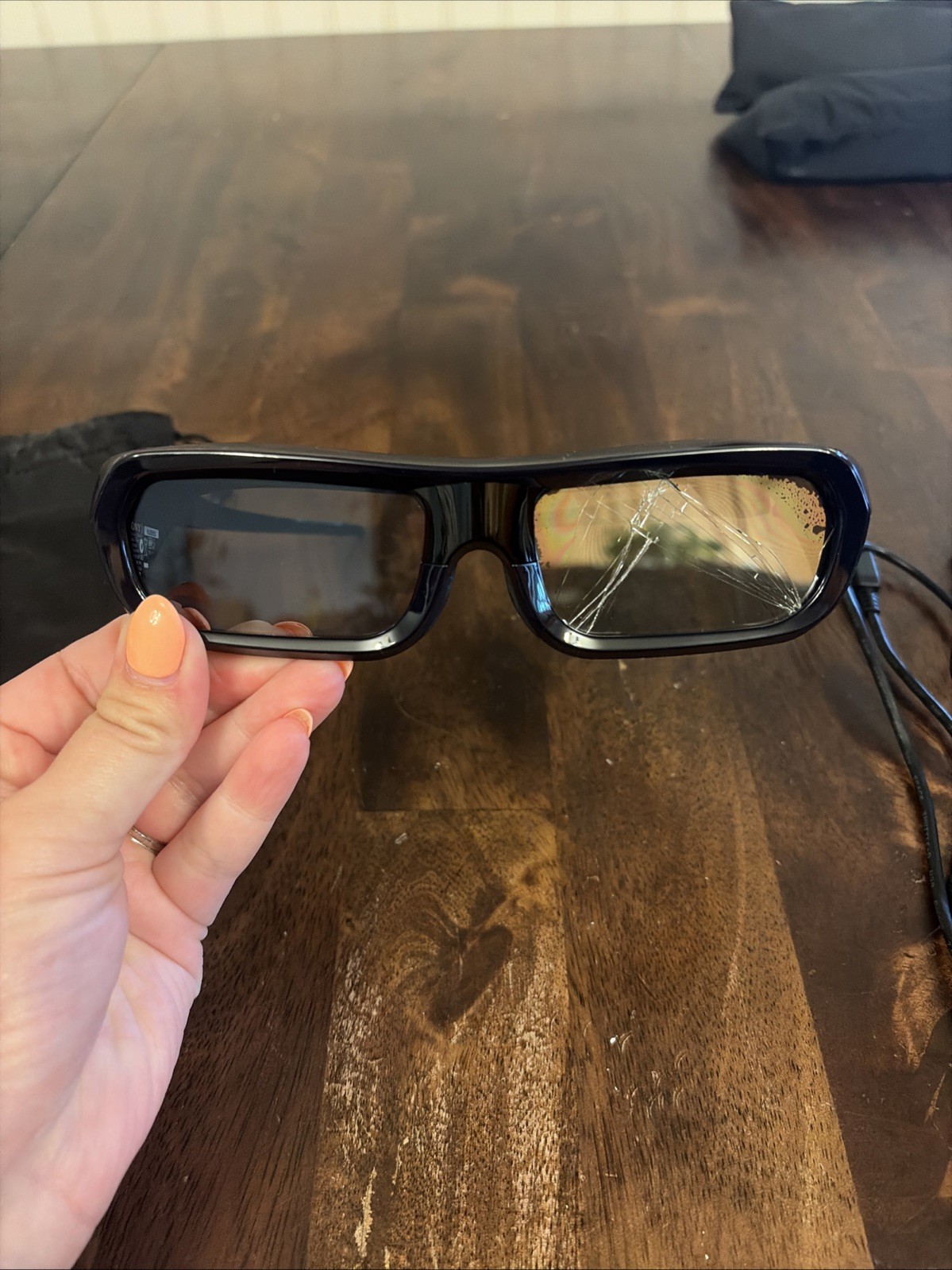 Sony 3D Active Glasses Rechargeable Battery TDG-BR250/BR200 LENS CRACKED Parts