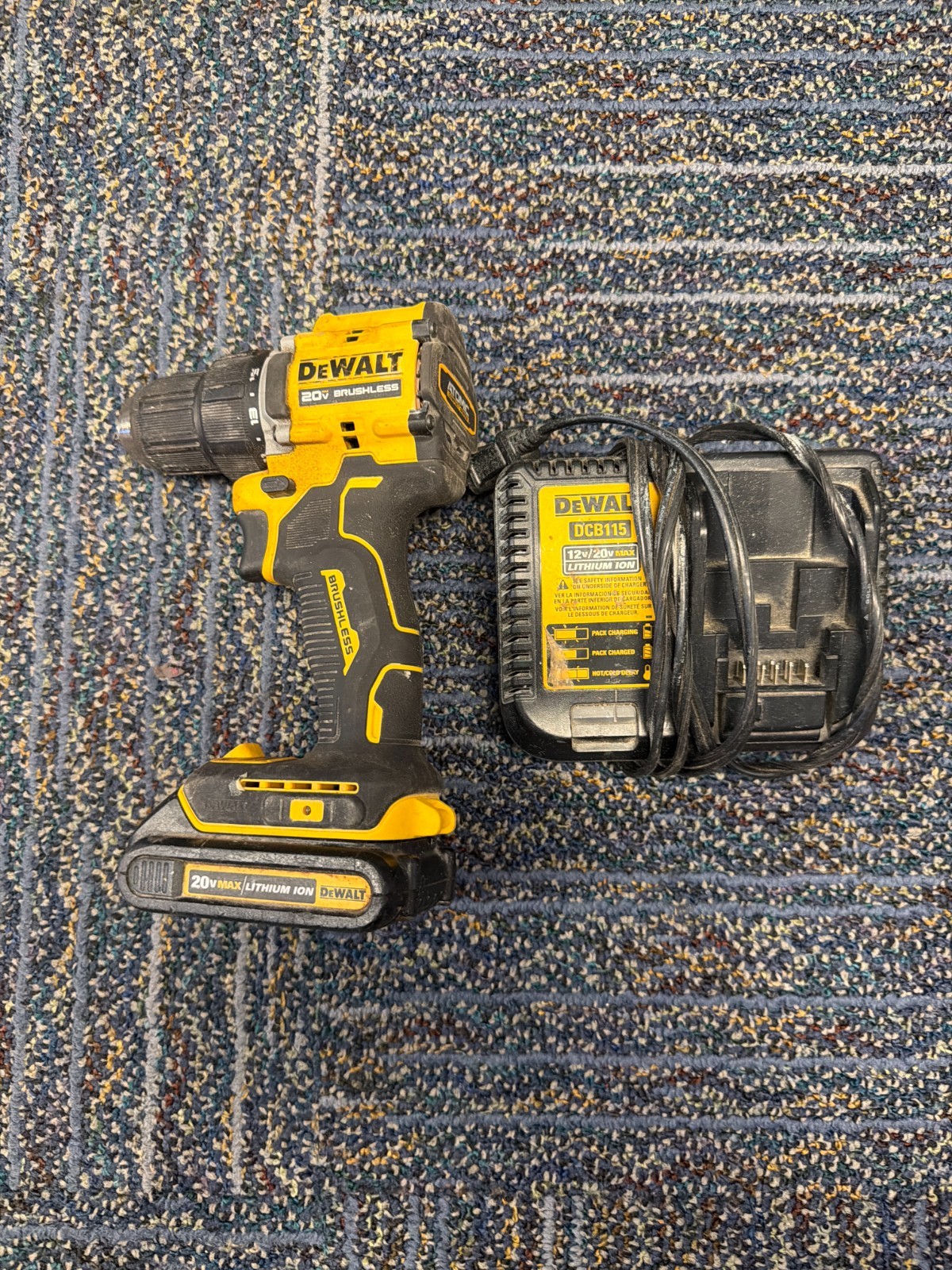 dewalt dcd794 20v cordless 1/2 drill driver / battery and charger