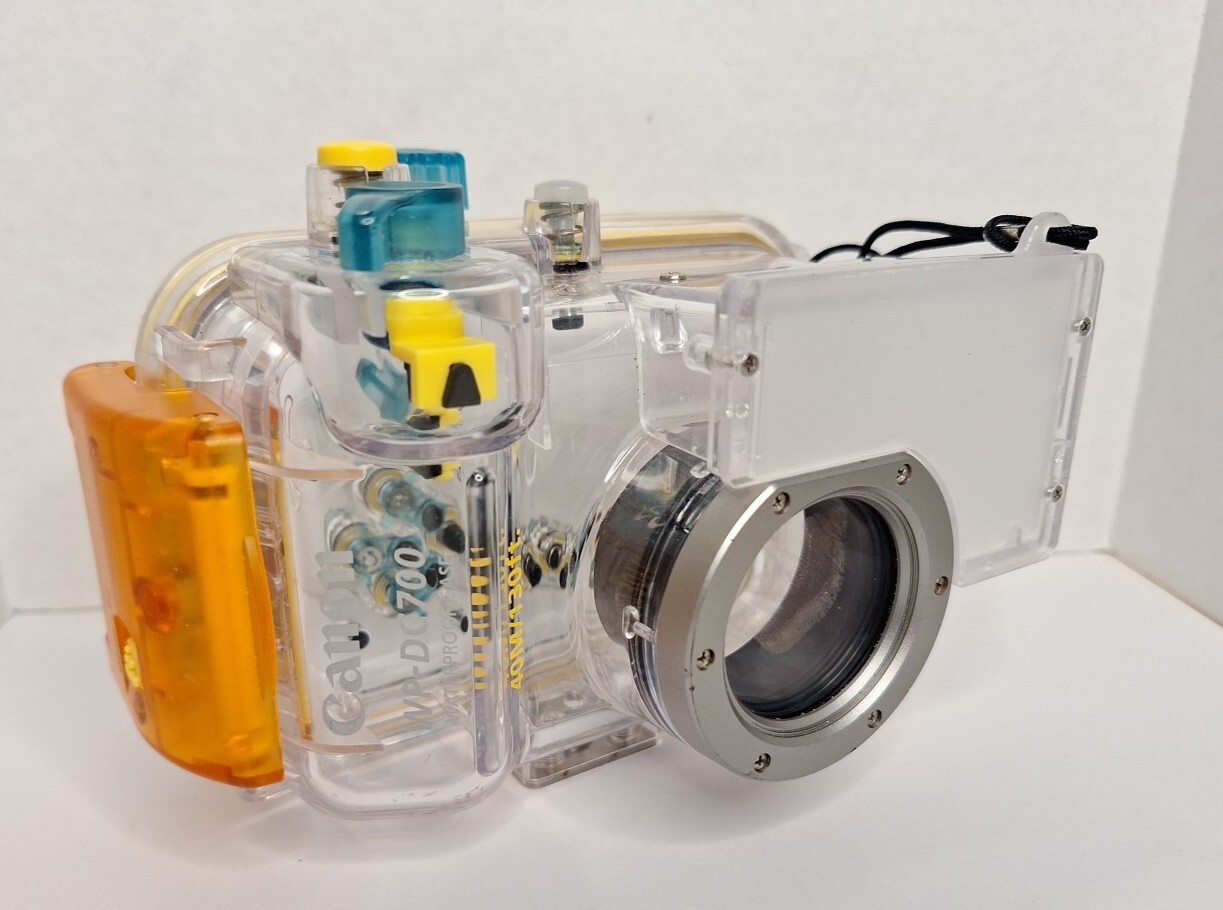 Canon WP-DC700 Underwater Waterproof Case Camera Housing 40m/130ft.