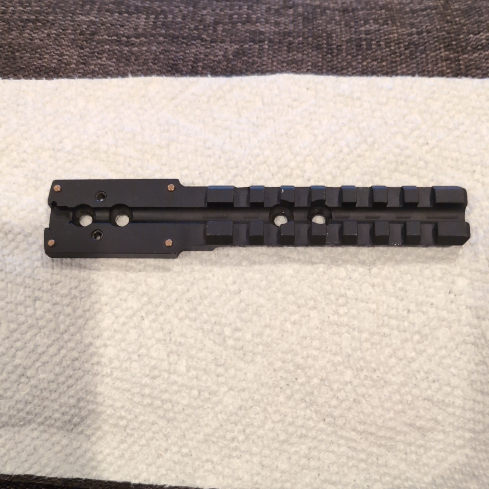 Picatinny Mounting Rail For Mossberg 500 590 & 930 Vortex Pattern Red Dot Sights