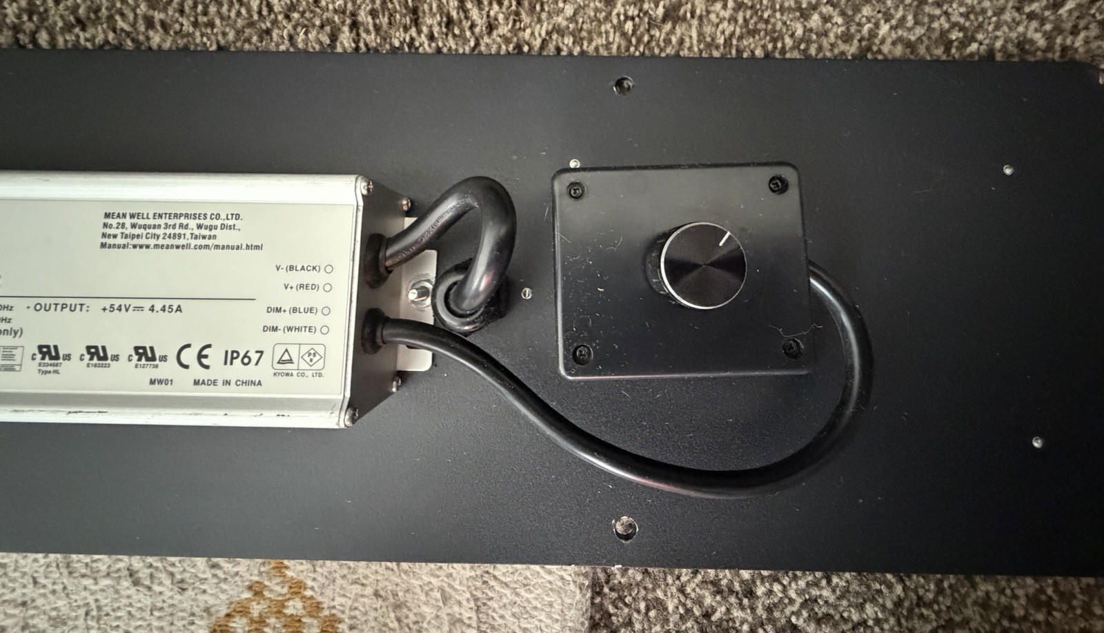 HLG Quantum Board QB 200 LED Grow Light with Dimmer Controller