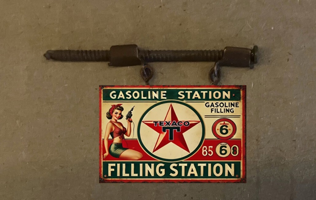 WEATHERED METAL HO SCALE HANGING BUILDING SIGN TEXACO GAS STATION DIORAMA HOH29