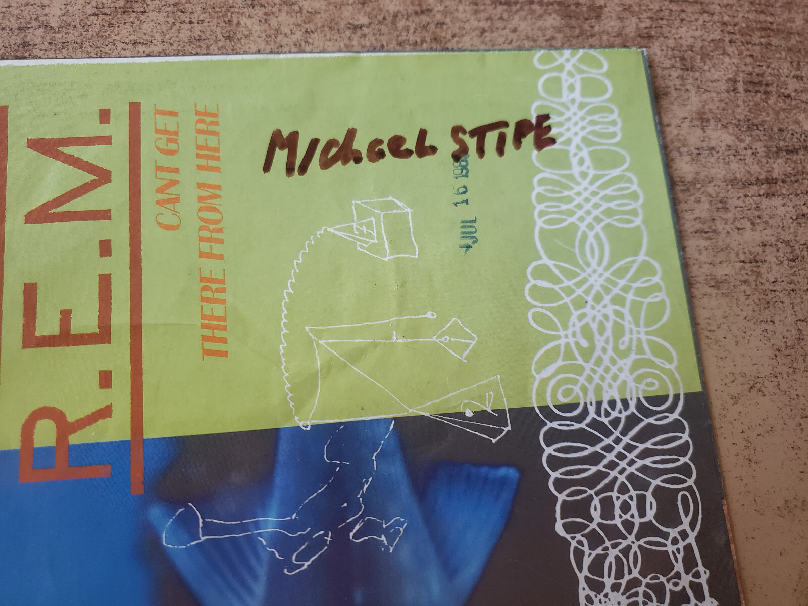 MICHAEL STIPE AUTOGRAPHED EXCELLENT SLEEVE 1985 R.E.M Cant Get There From Here45