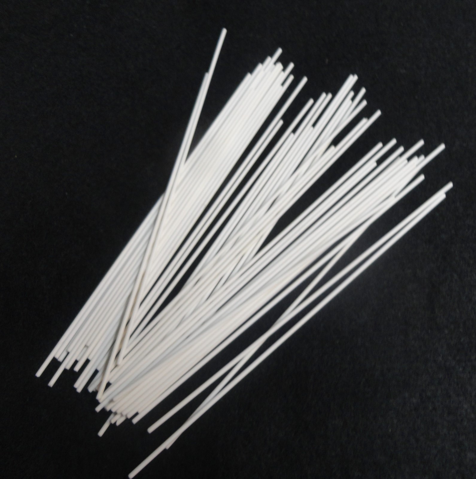 4.5”- 6.875" L x 0.062 OD x 0.020” ID SINGLE BORE ALUMINA CERAMIC TUBE No.: 175A