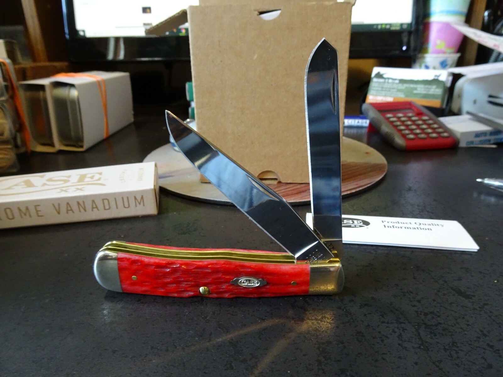 CASE XX CA-31950 POCKET KNIFE "TRAPPER"  4.125" CL DARK RED BONE HAN. 2-CS BLADE