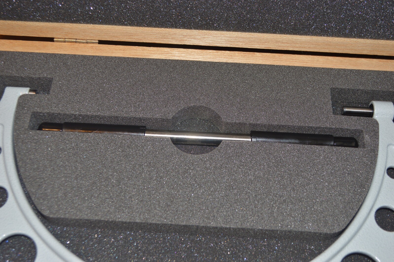 Mitutoyo Digital Micrometer 293-255-10 225-250mm