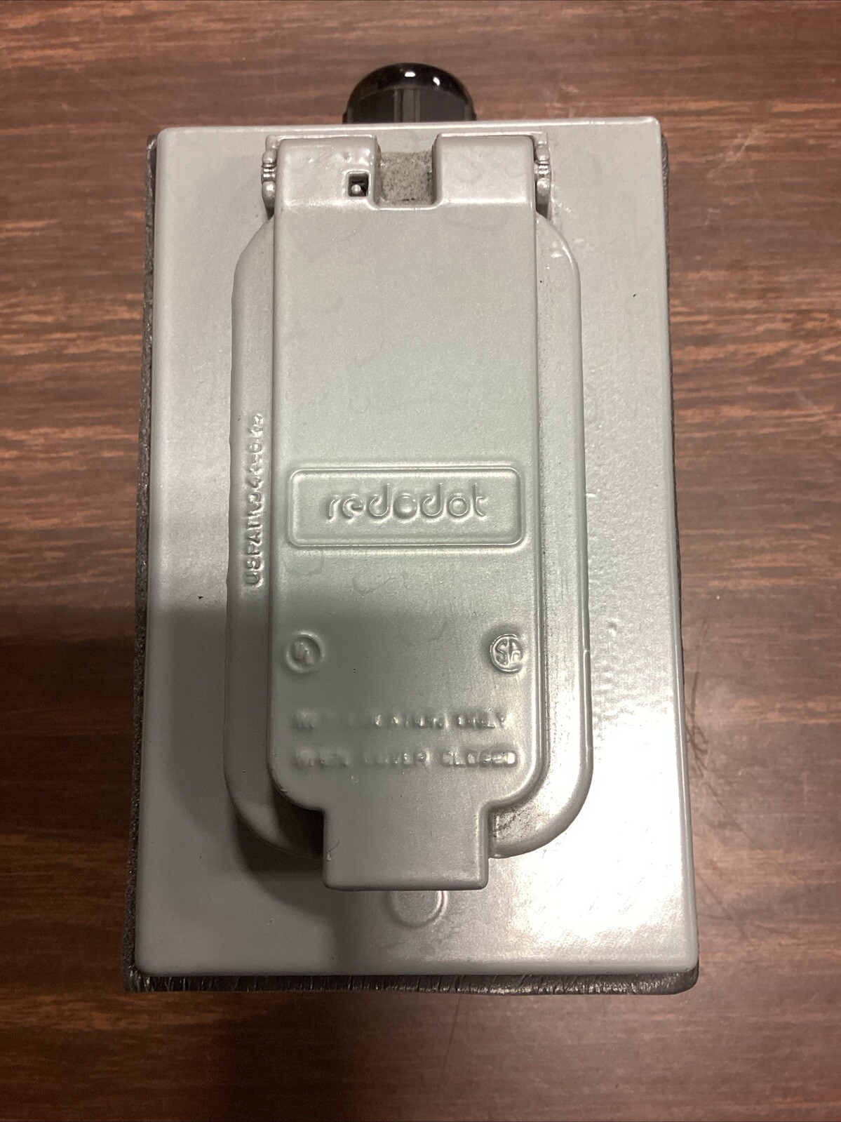 REDODOT Receptacle w/ Enclosure F106
