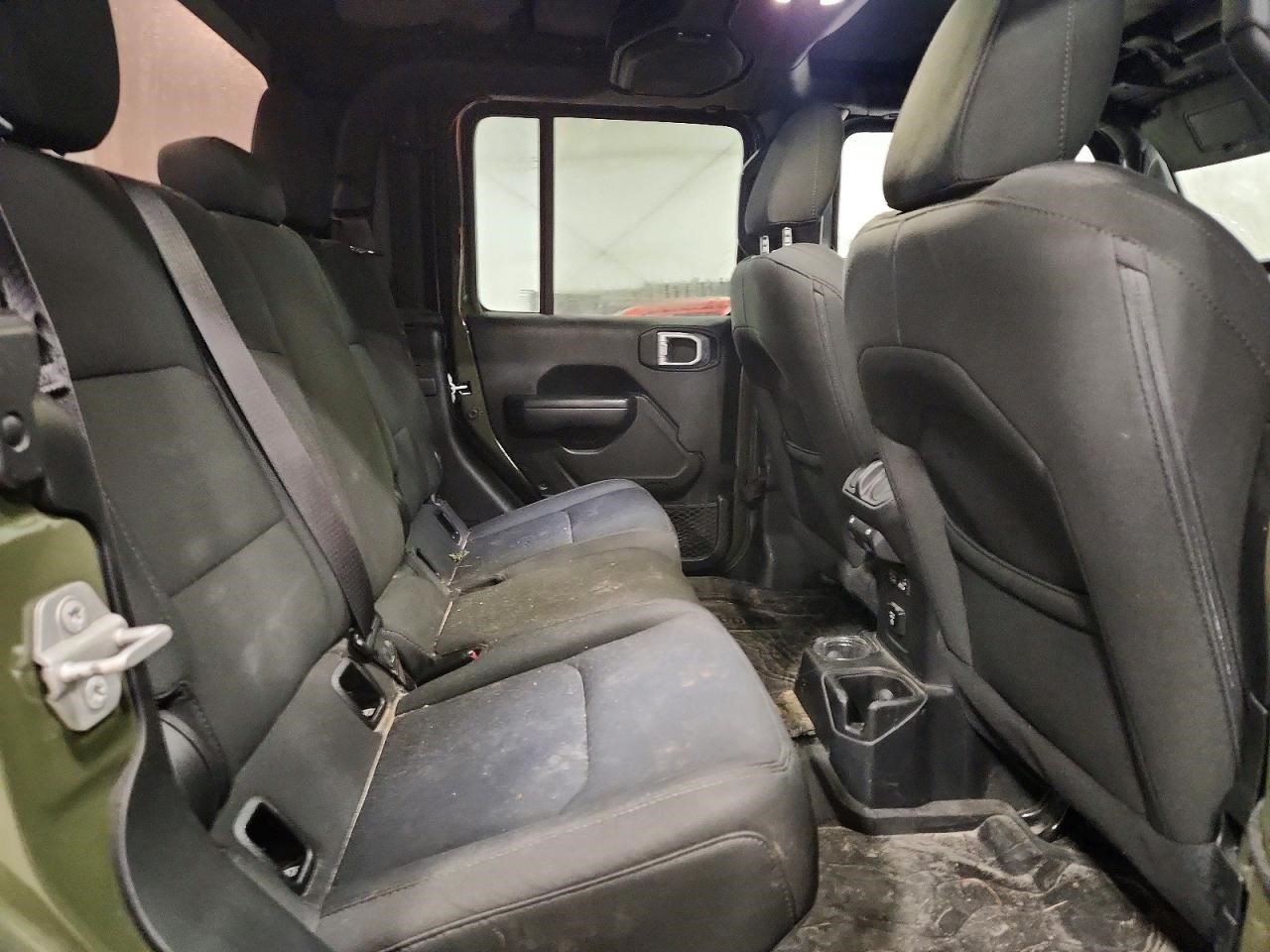 GLADIATOR 2021 Glove Box 2125827