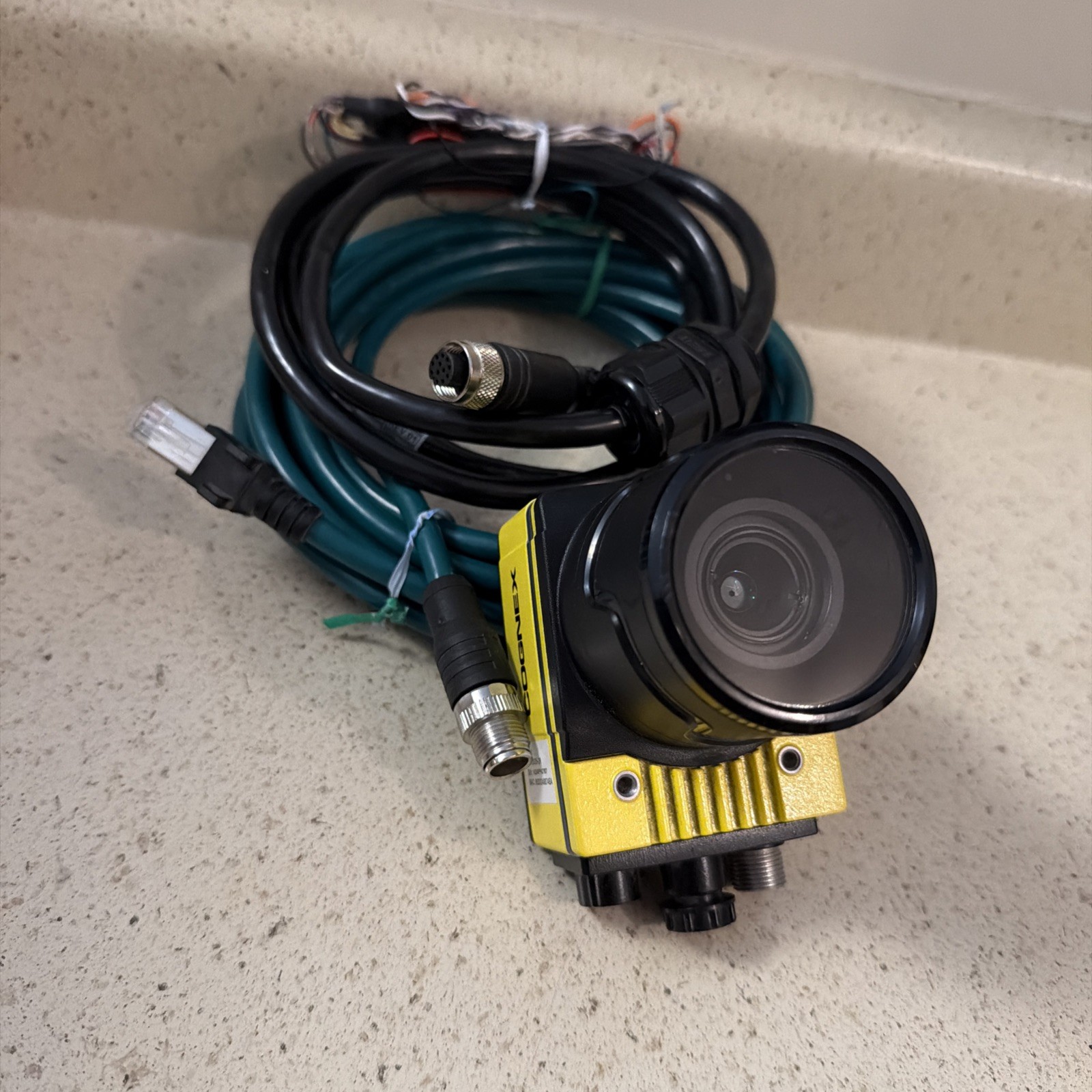 Cognex 821-10035-2R Vision Camera, Edmunds optics 8.5mm/F1.3 24VDC W/CABLES