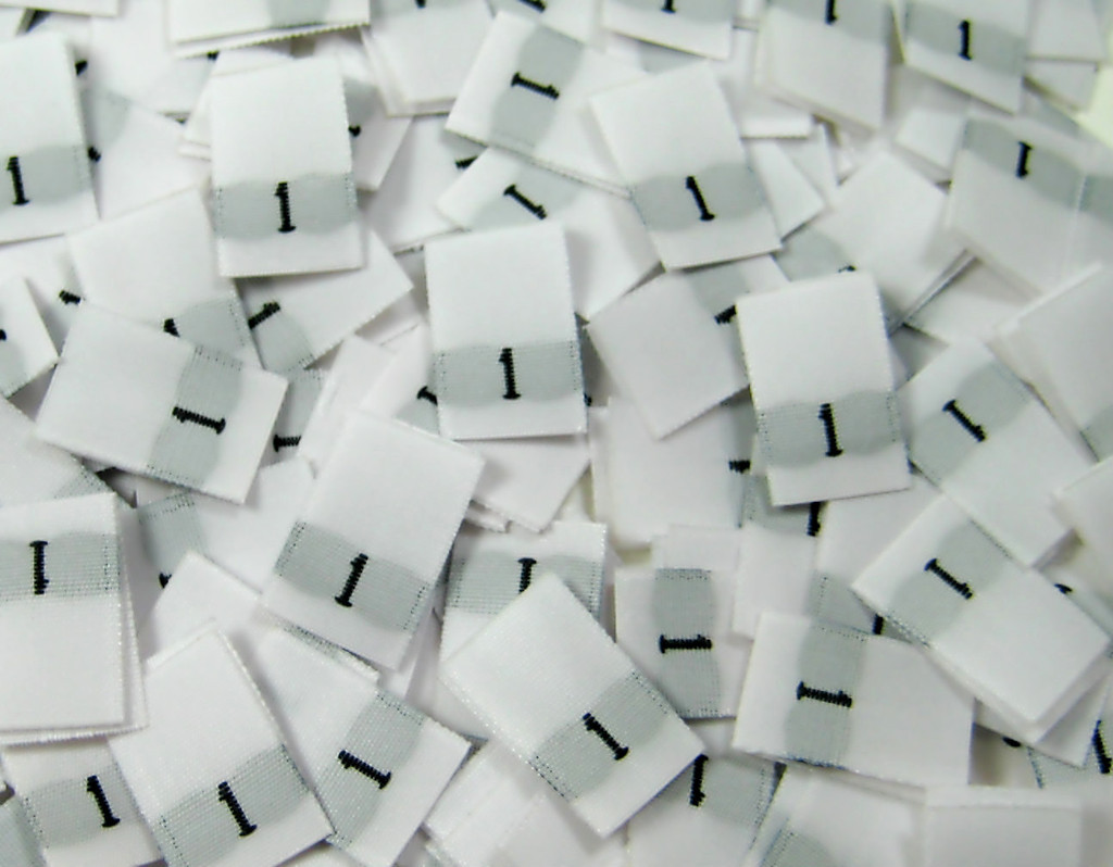 500 PCS WHITE WOMEN TAFFETA WOVEN CLOTHING NUMBER SIZE TAG LABELS - SIZE 1 - ONE